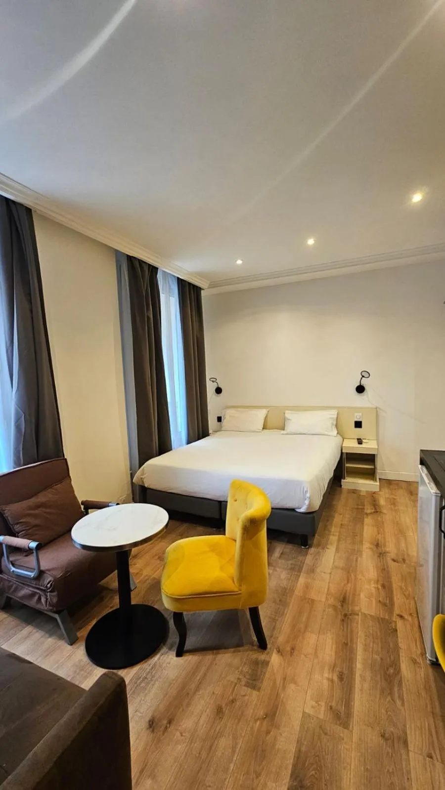 Bed in Panam Hotel PARIS GAMBETTA- Place Gambetta-Mairie du 20 emme