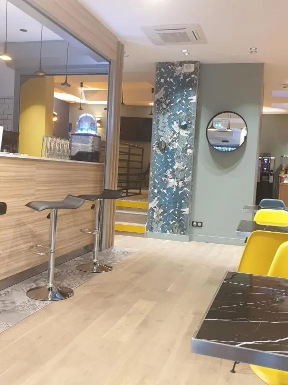 Panam Hotel PARIS GAMBETTA- Place Gambetta-Mairie du 20 emme