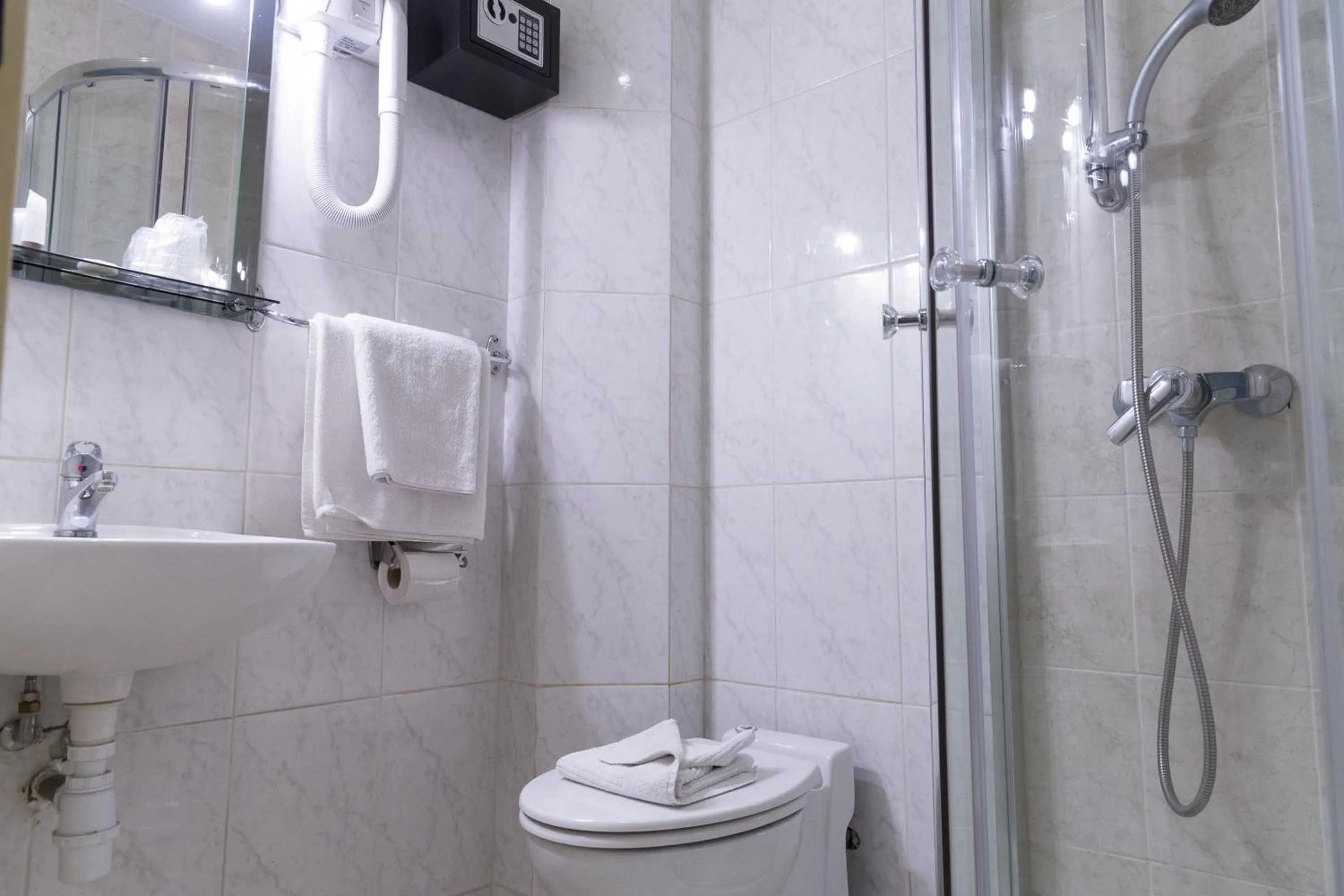 Panam Hotel PARIS GAMBETTA- Place Gambetta-Mairie du 20 emme