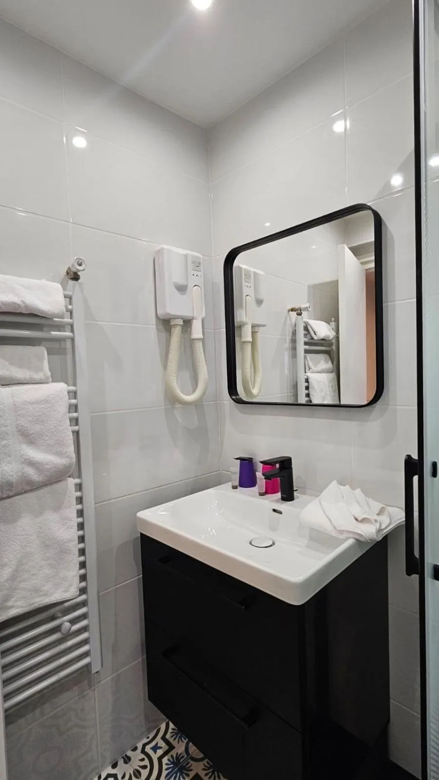 Panam Hotel PARIS GAMBETTA- Place Gambetta-Mairie du 20 emme