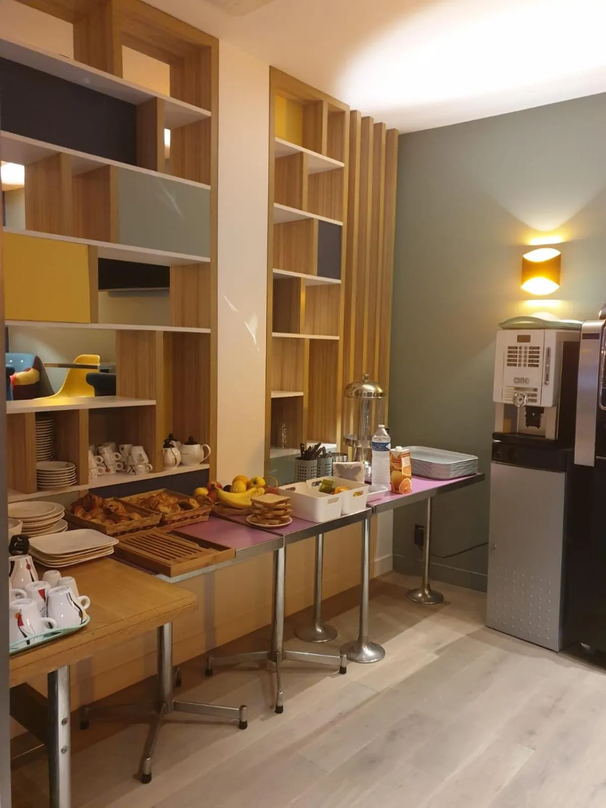 Panam Hotel PARIS GAMBETTA- Place Gambetta-Mairie du 20 emme