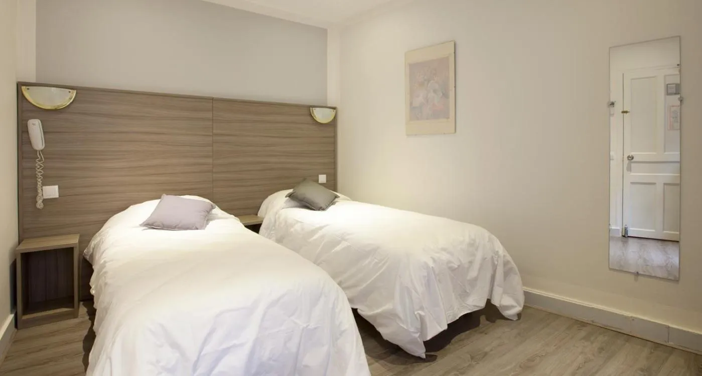 Bed in Panam Hotel PARIS GAMBETTA- Place Gambetta-Mairie du 20 emme
