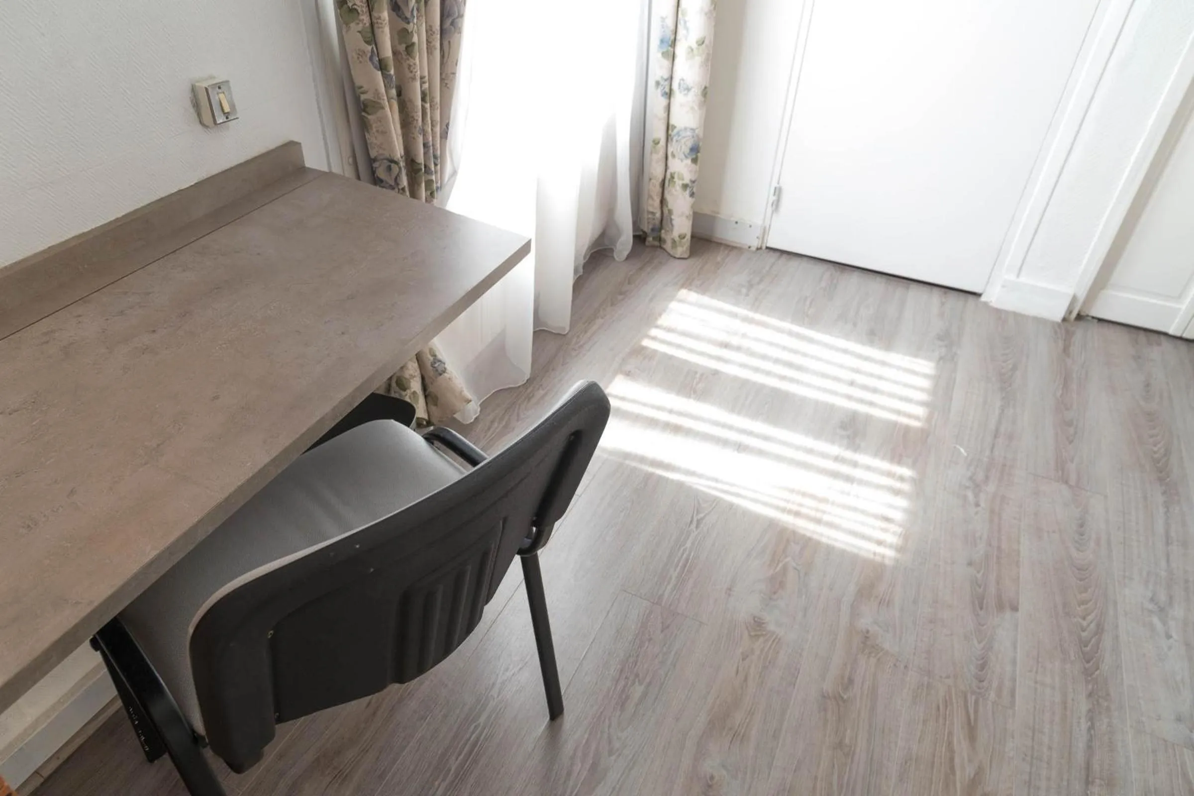 Panam Hotel PARIS GAMBETTA- Place Gambetta-Mairie du 20 emme