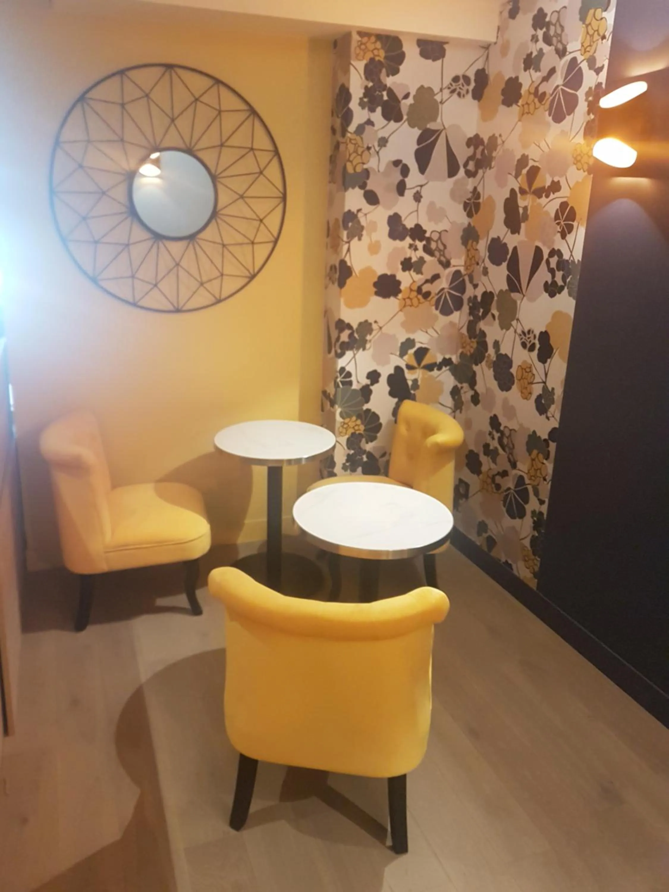 Panam Hotel PARIS GAMBETTA- Place Gambetta-Mairie du 20 emme