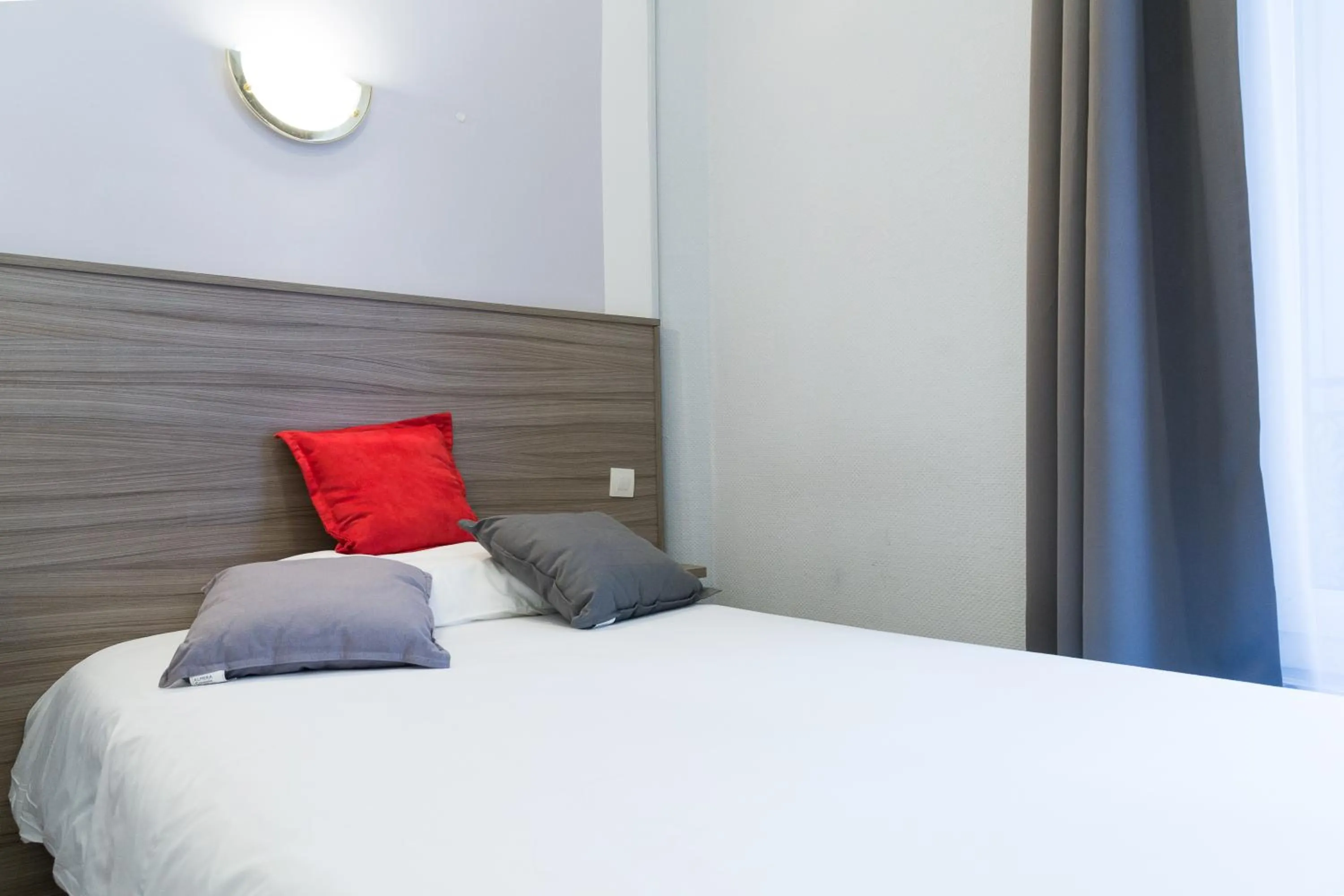 Bed in Panam Hotel PARIS GAMBETTA- Place Gambetta-Mairie du 20 emme
