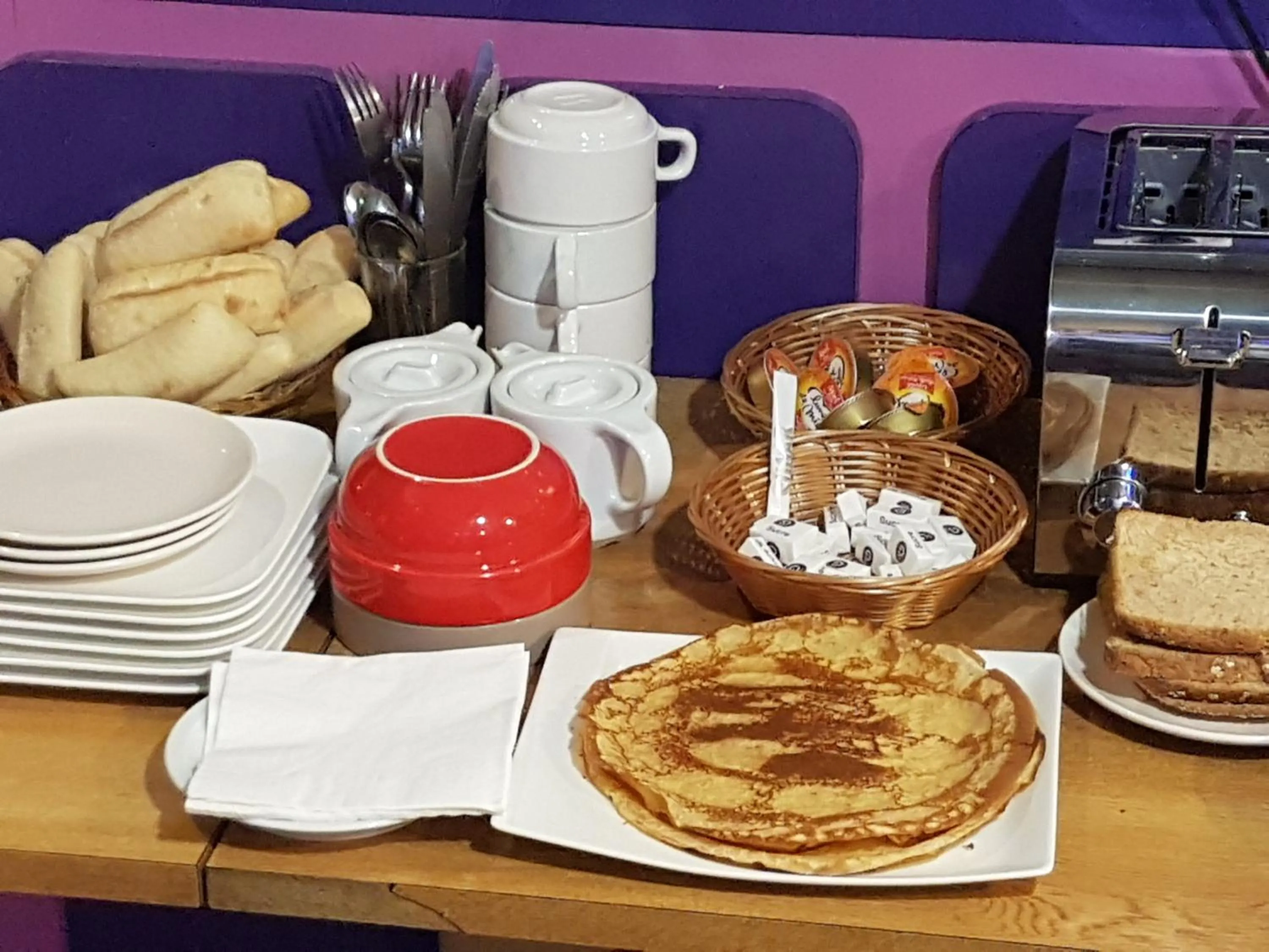 Breakfast in Panam Hotel PARIS GAMBETTA- Place Gambetta-Mairie du 20 emme