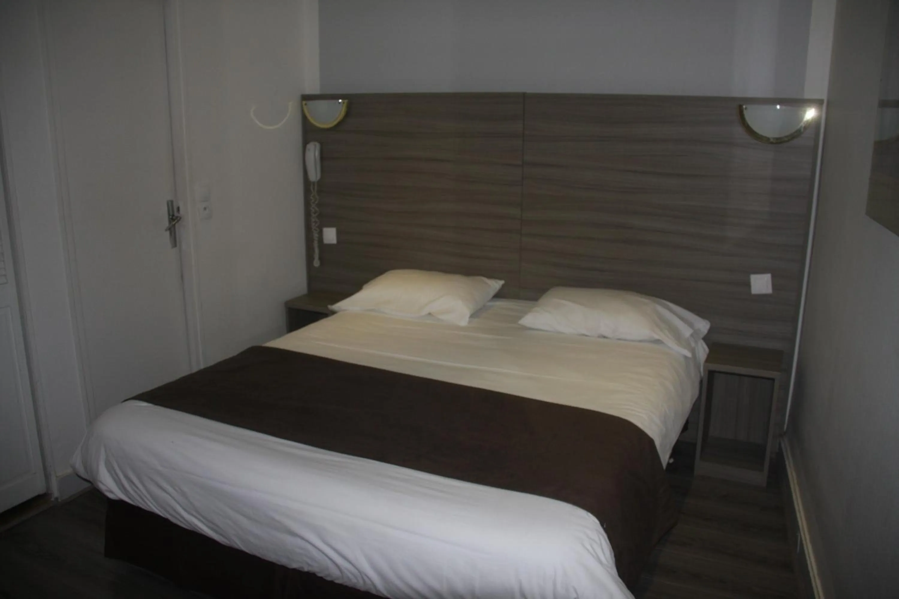 Bed in Panam Hotel PARIS GAMBETTA- Place Gambetta-Mairie du 20 emme