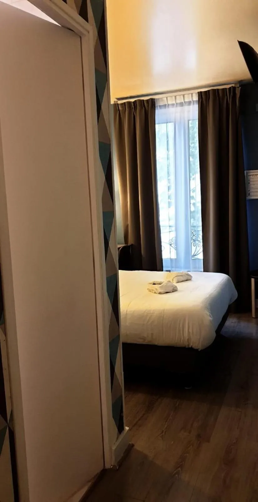 Bed in Panam Hotel PARIS GAMBETTA- Place Gambetta-Mairie du 20 emme