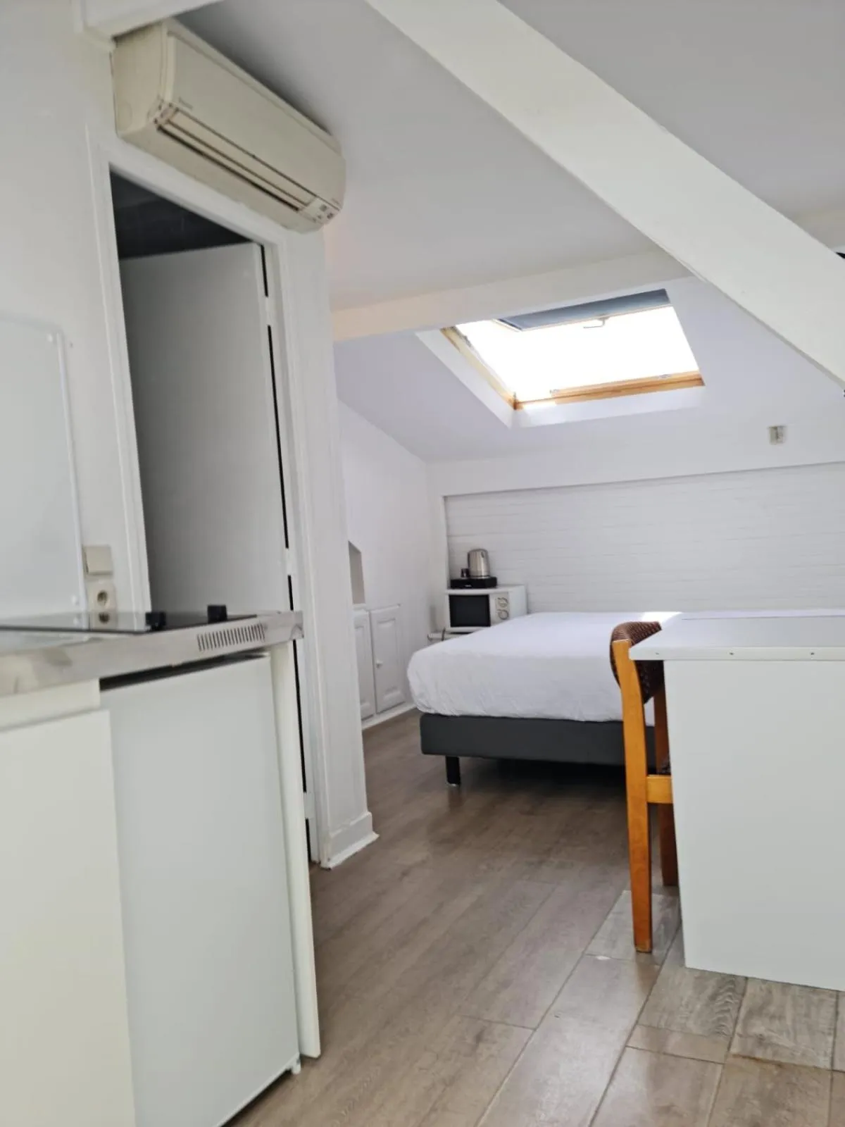 Bed in Panam Hotel PARIS GAMBETTA- Place Gambetta-Mairie du 20 emme