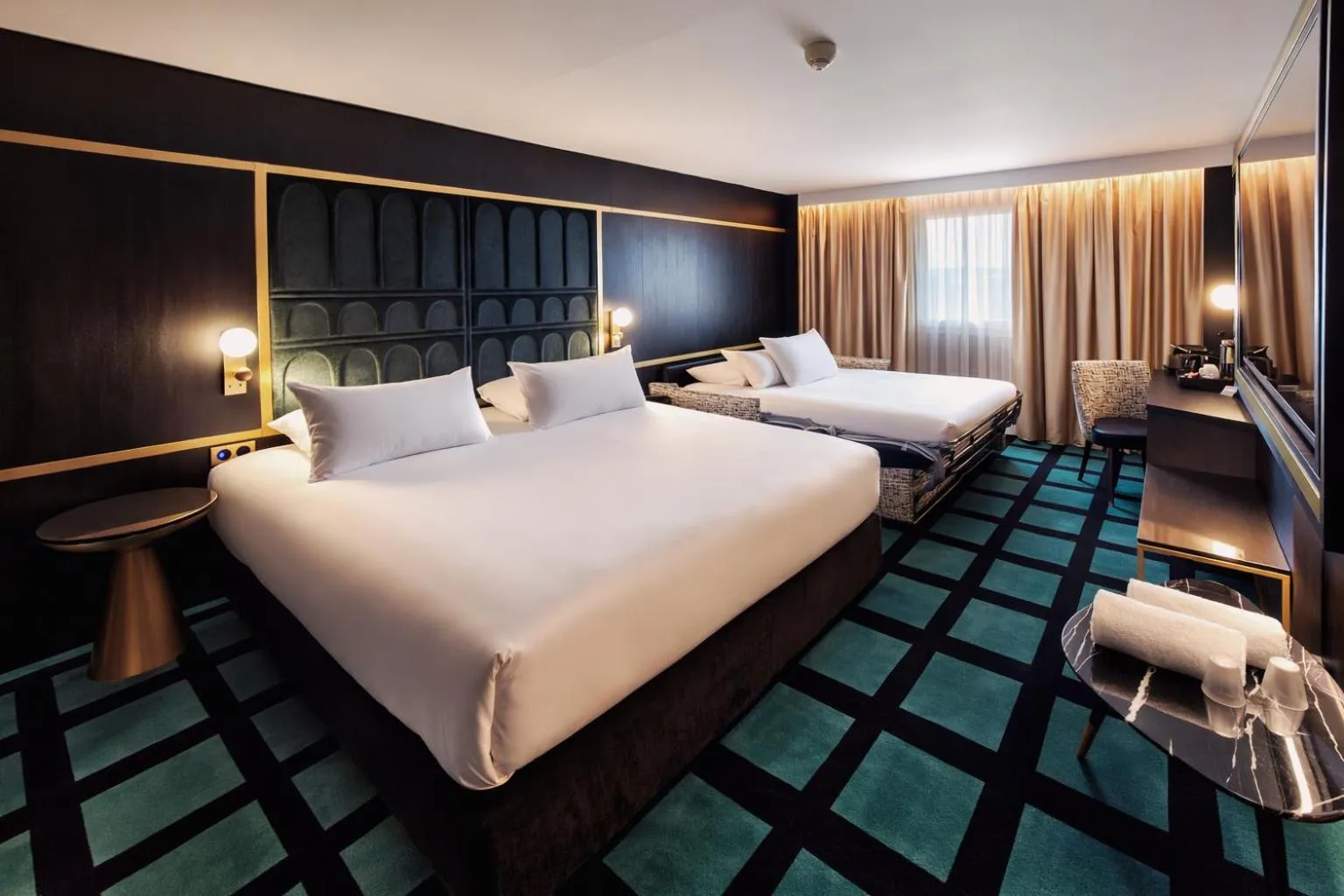 Bedroom, Bed in Mercure Orléans Centre Bords de Loire