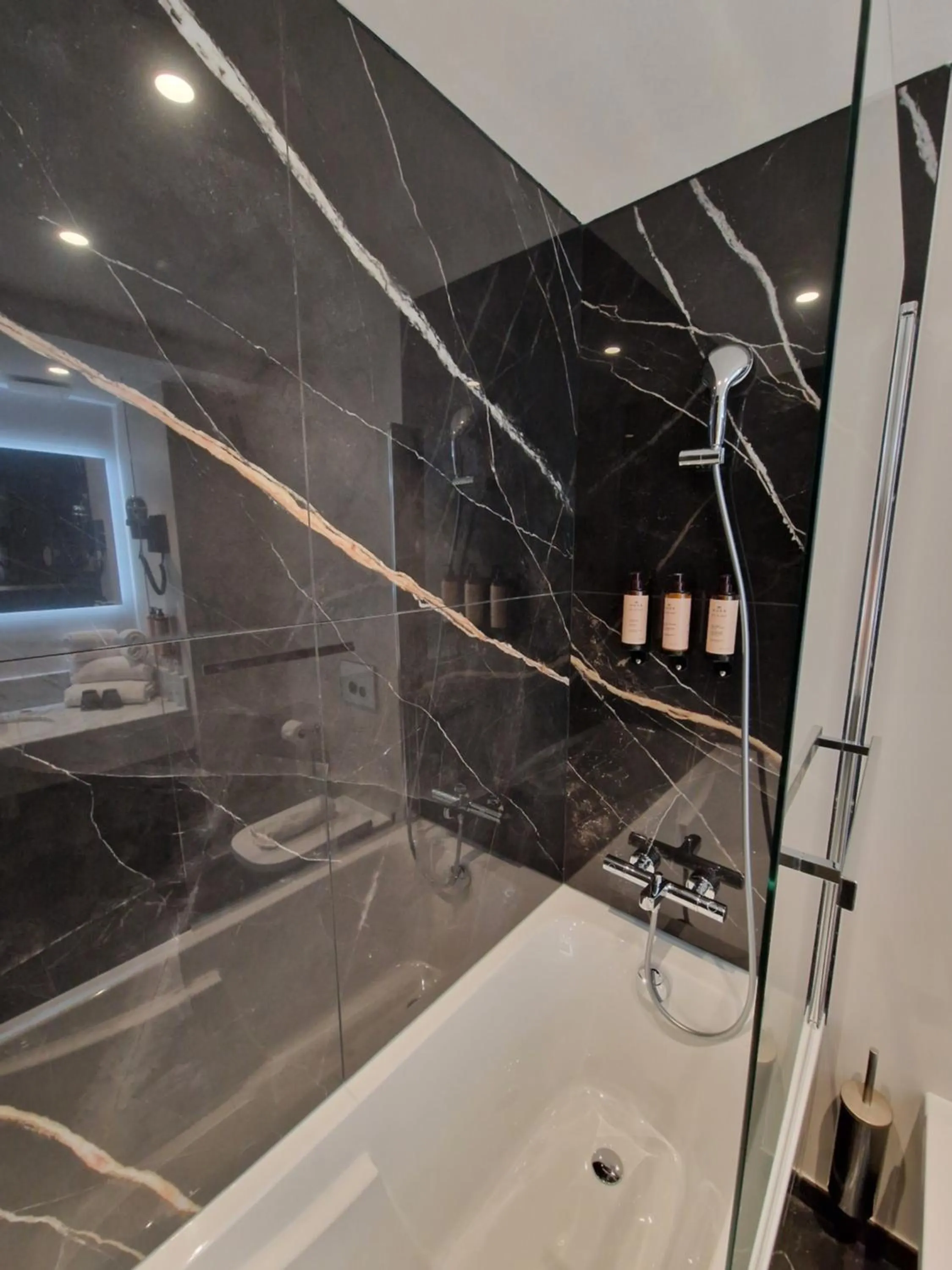 Bathroom in Mercure Orléans Centre Bords de Loire