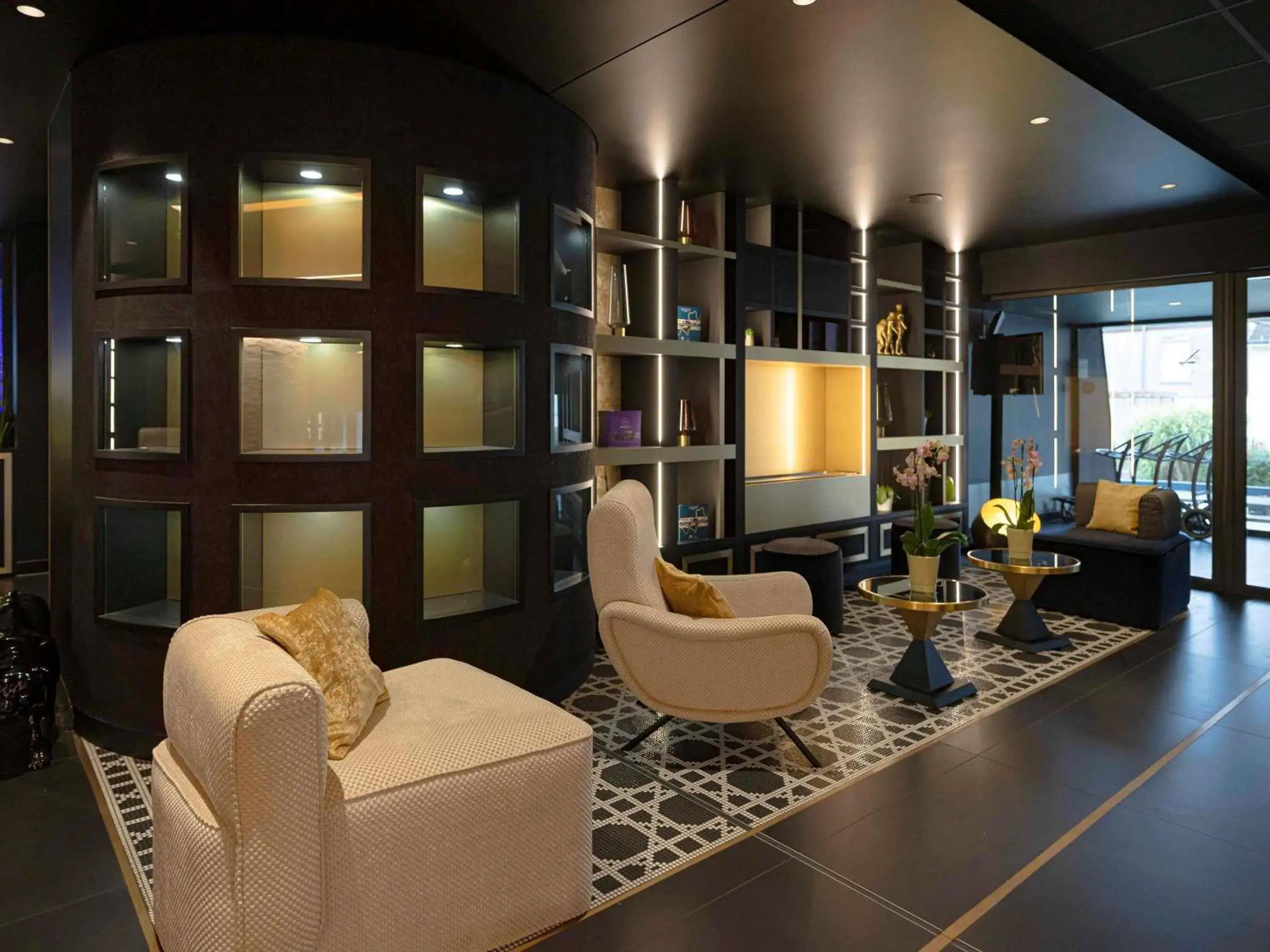 Property building in Mercure Orléans Centre Bords de Loire Property building in Mercure Orléans Centre Bords de Loire