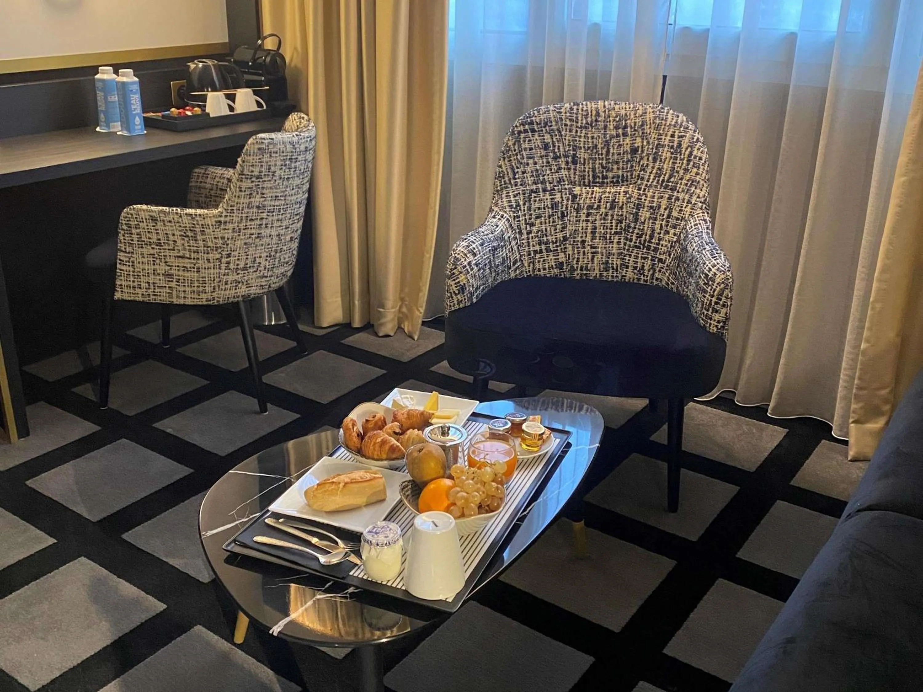 Bedroom in Mercure Orléans Centre Bords de Loire