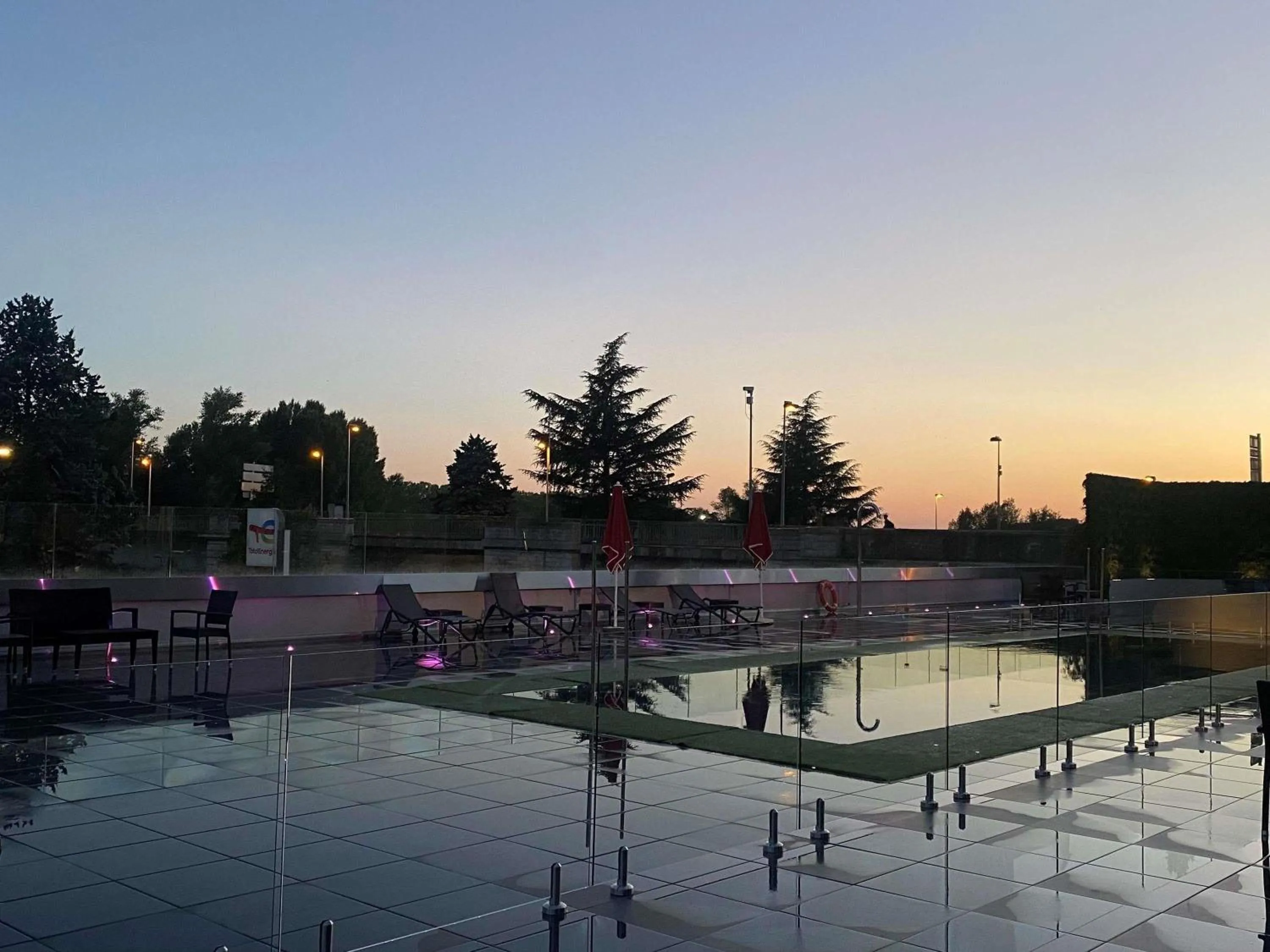 Pool view in Mercure Orléans Centre Bords de Loire