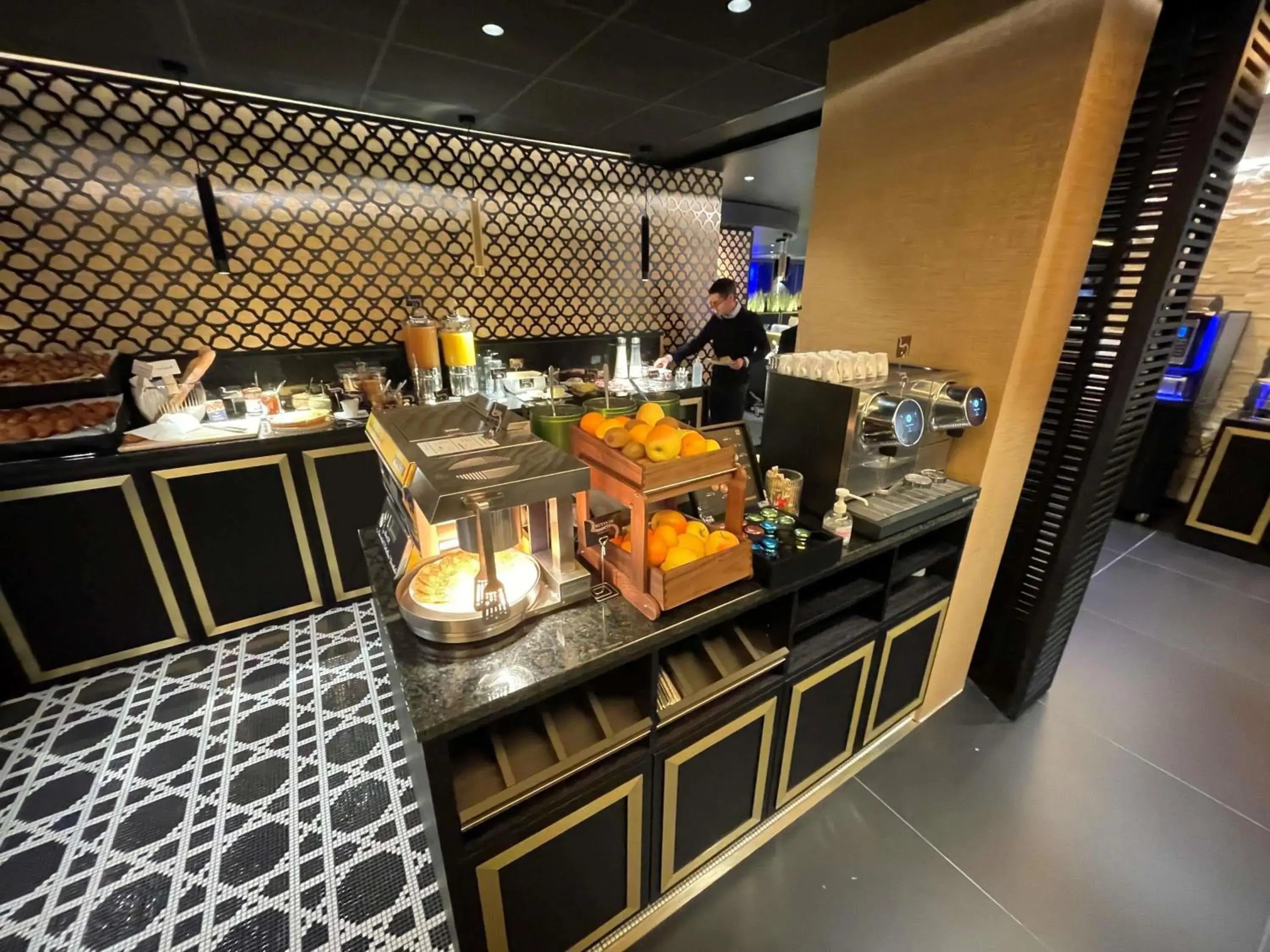 Breakfast in Mercure Orléans Centre Bords de Loire Breakfast in Mercure Orléans Centre Bords de Loire