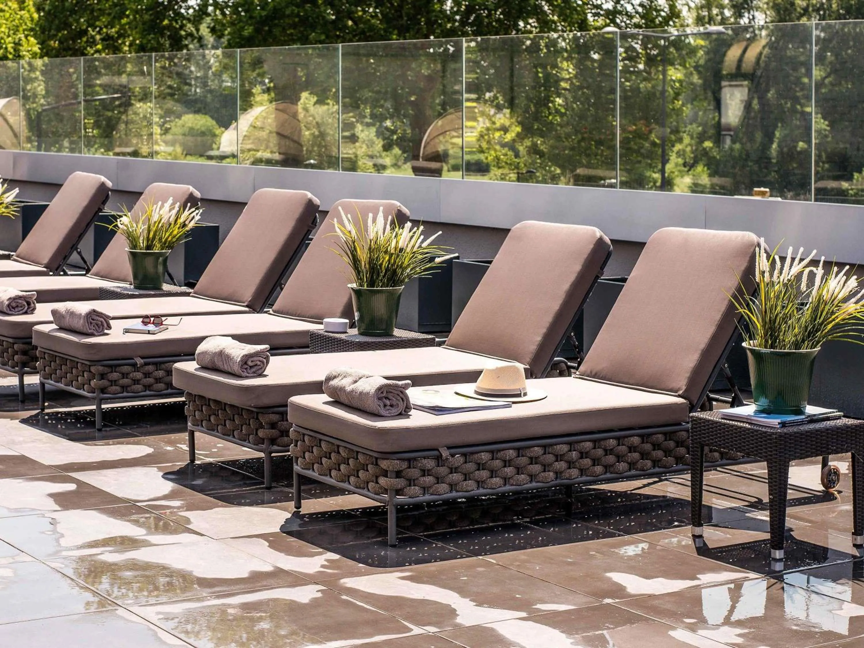 Pool view in Mercure Orléans Centre Bords de Loire