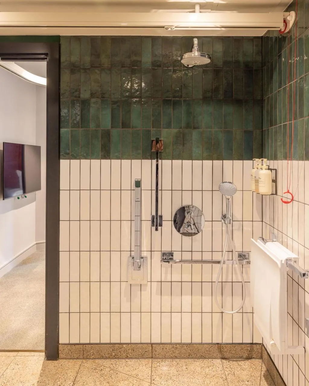 Shower in The Gate London City