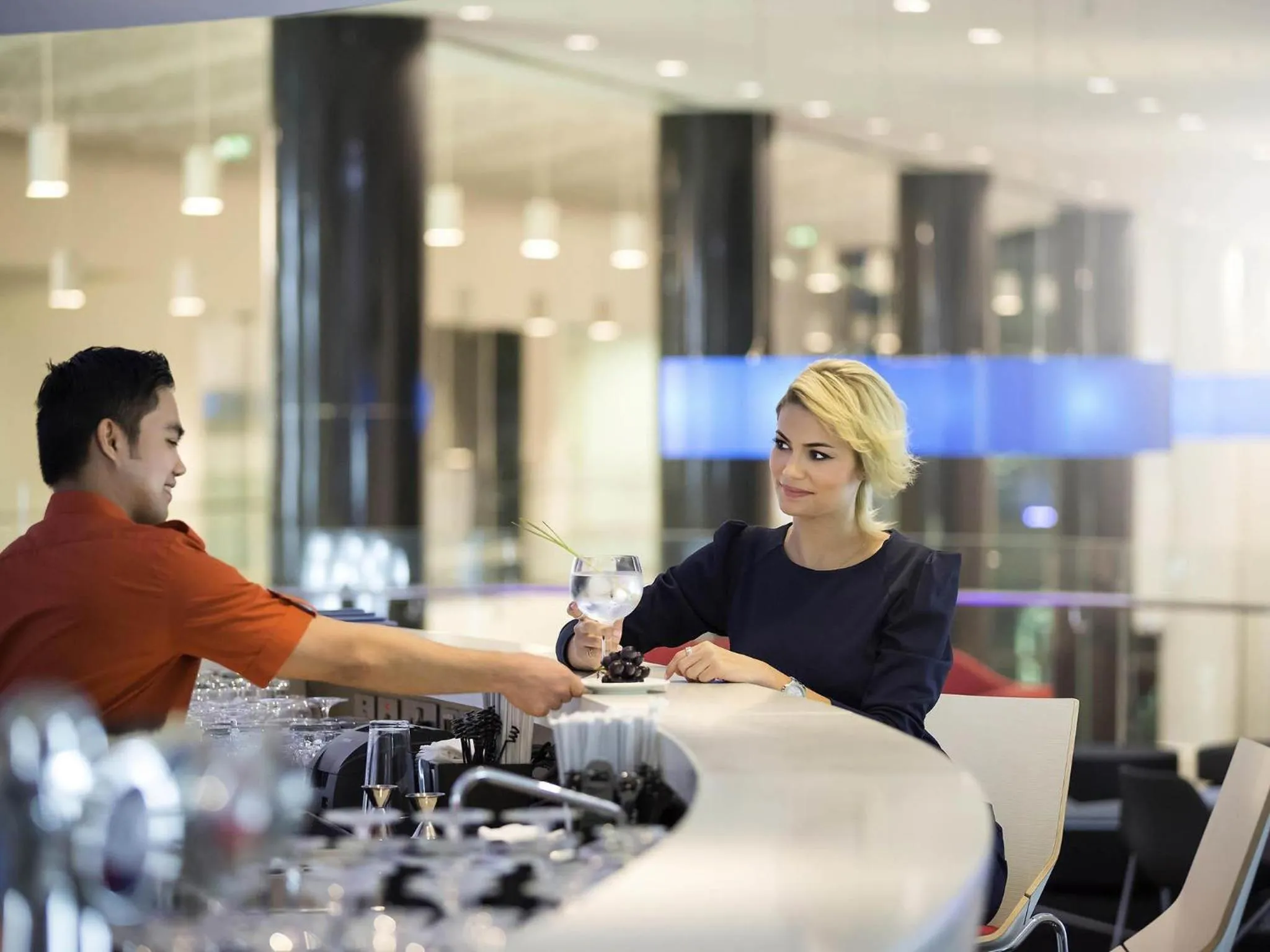 Lounge or bar in Novotel Abu Dhabi Al Bustan