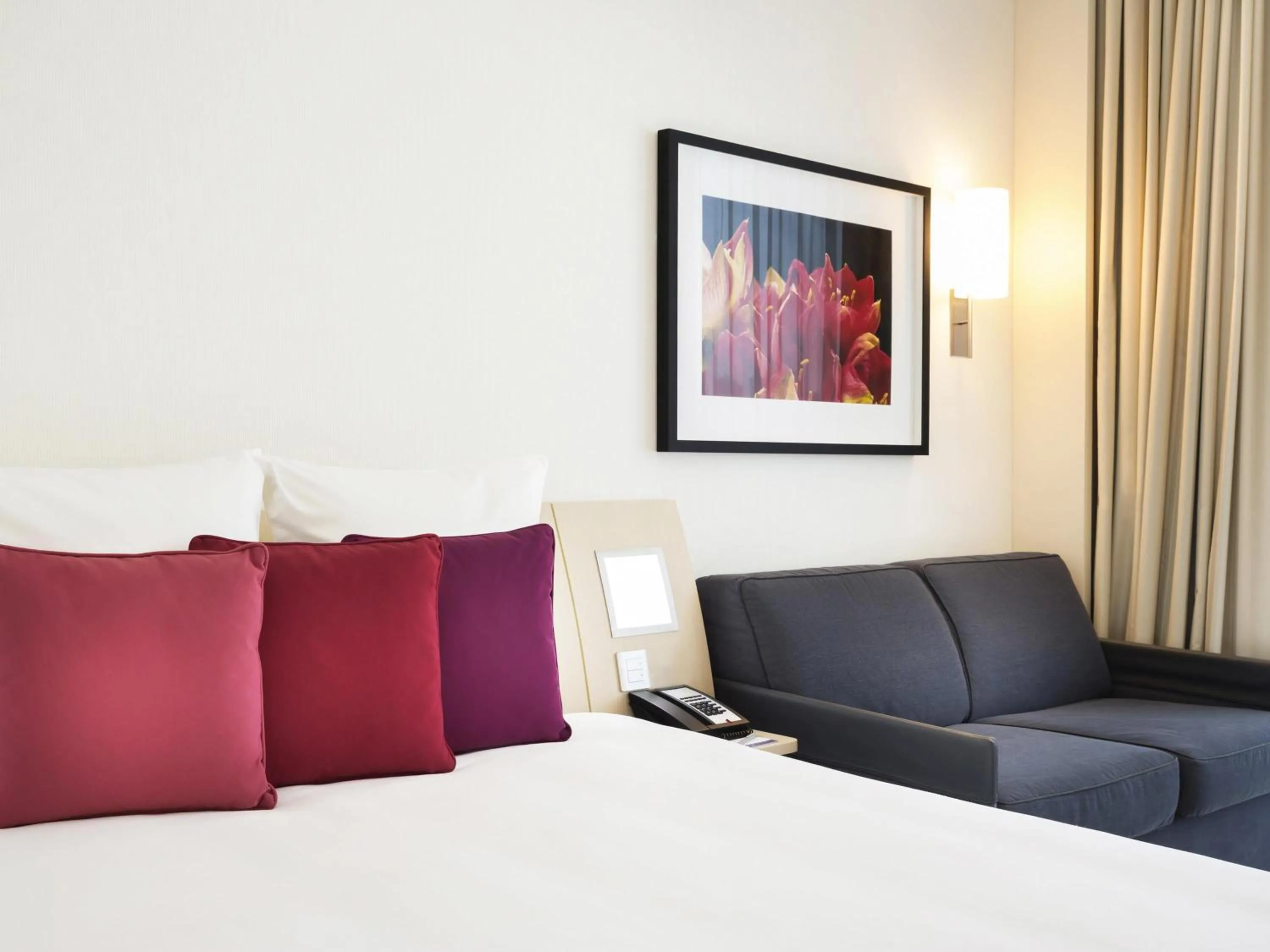 Bedroom, Bed in Novotel Abu Dhabi Al Bustan