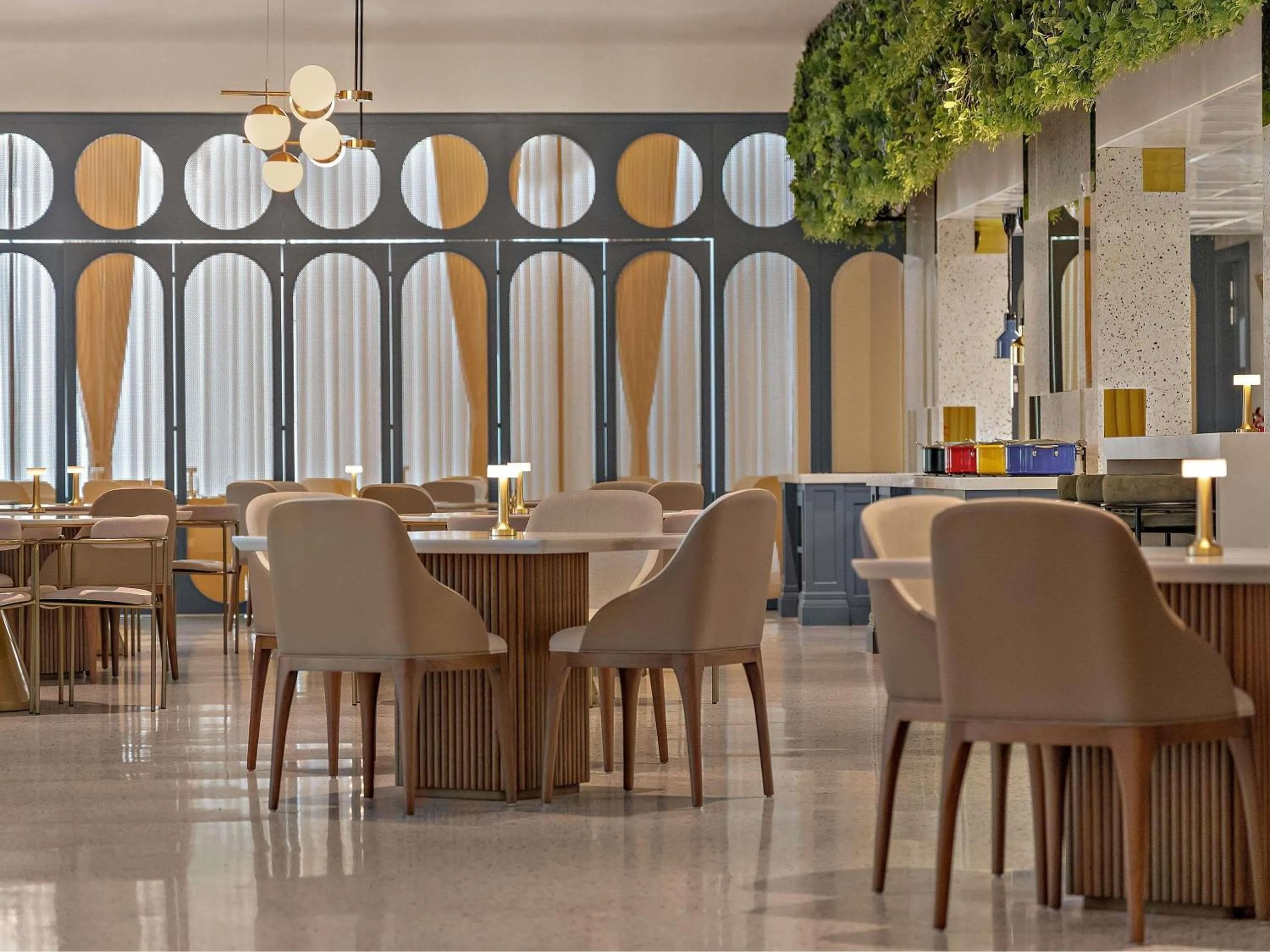 Restaurant/places to eat in Novotel Abu Dhabi Al Bustan