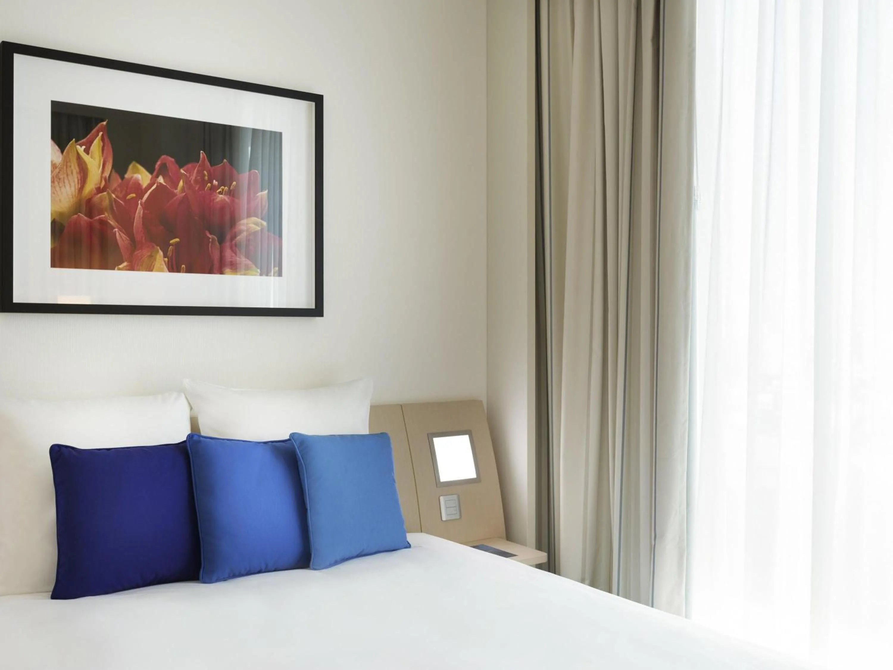 Bedroom, Bed in Novotel Abu Dhabi Al Bustan