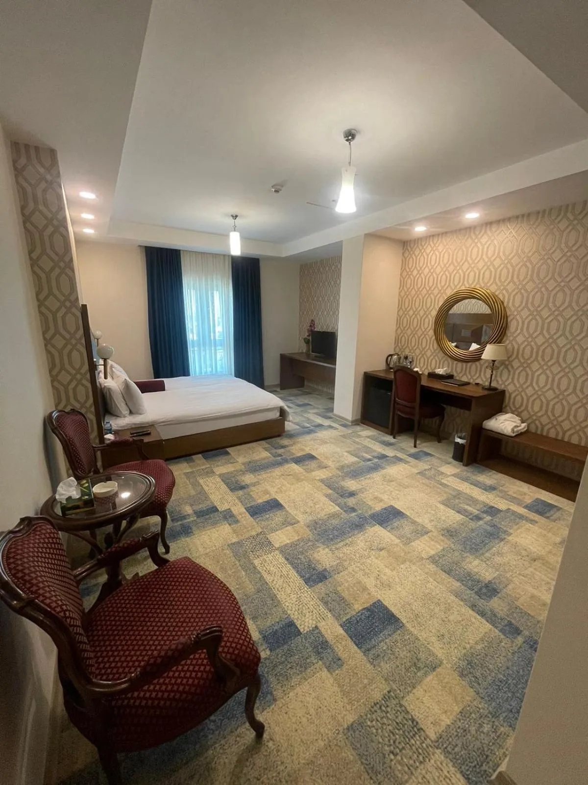 VIP, Bed in Fiori Hotel