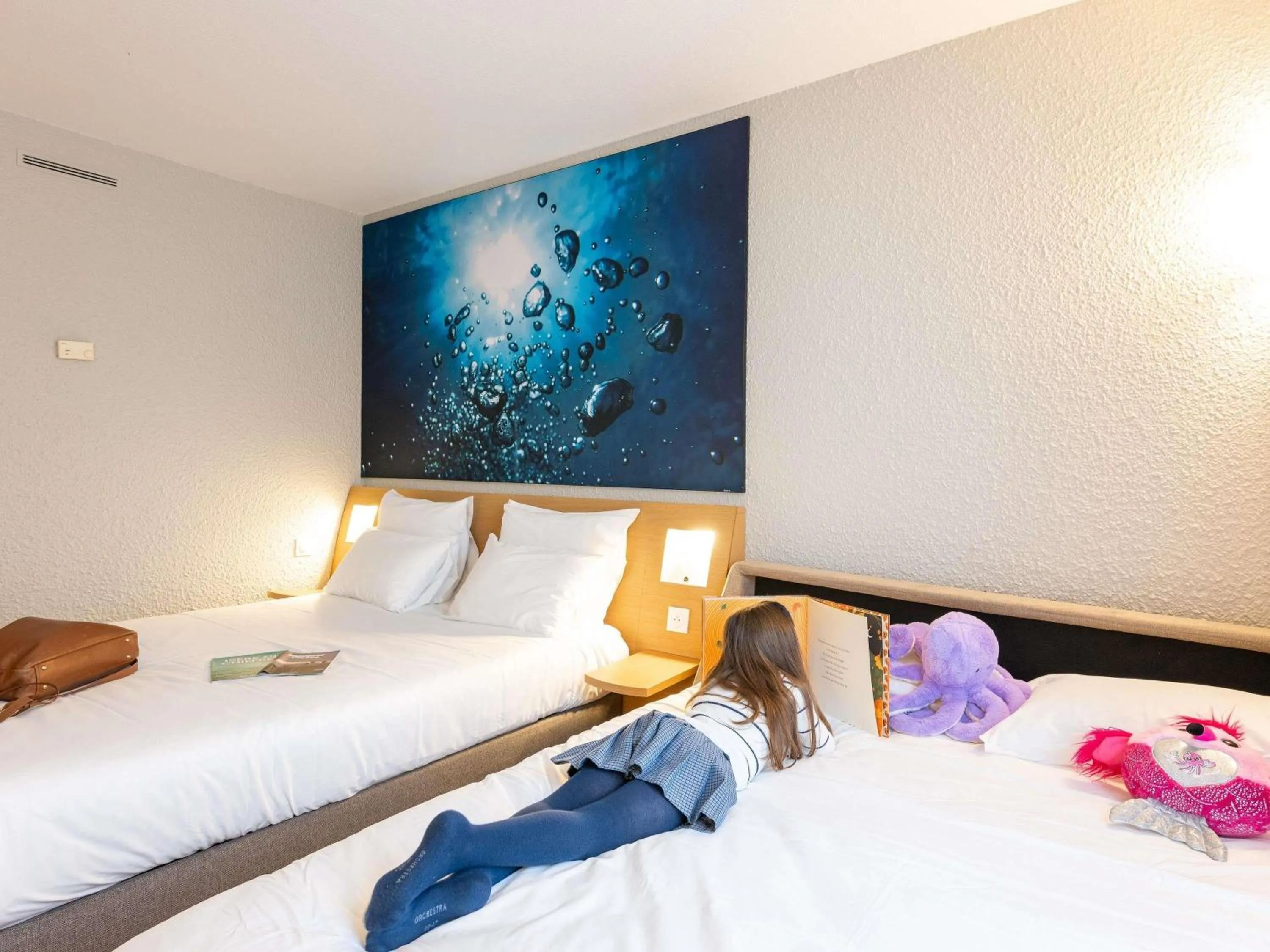 Bedroom, Bed in Novotel Grenoble Nord Voreppe