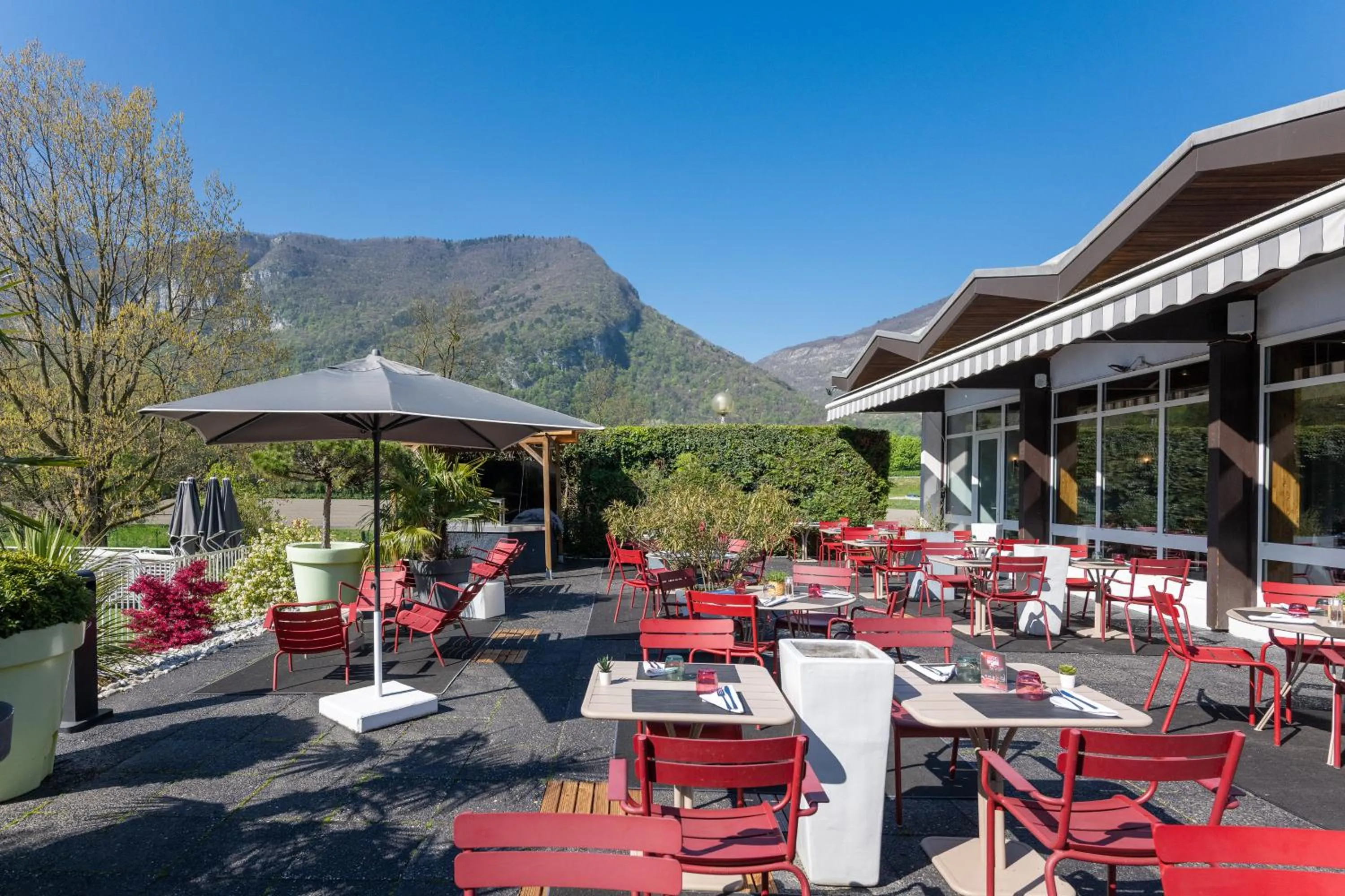 Restaurant/places to eat in Novotel Grenoble Nord Voreppe