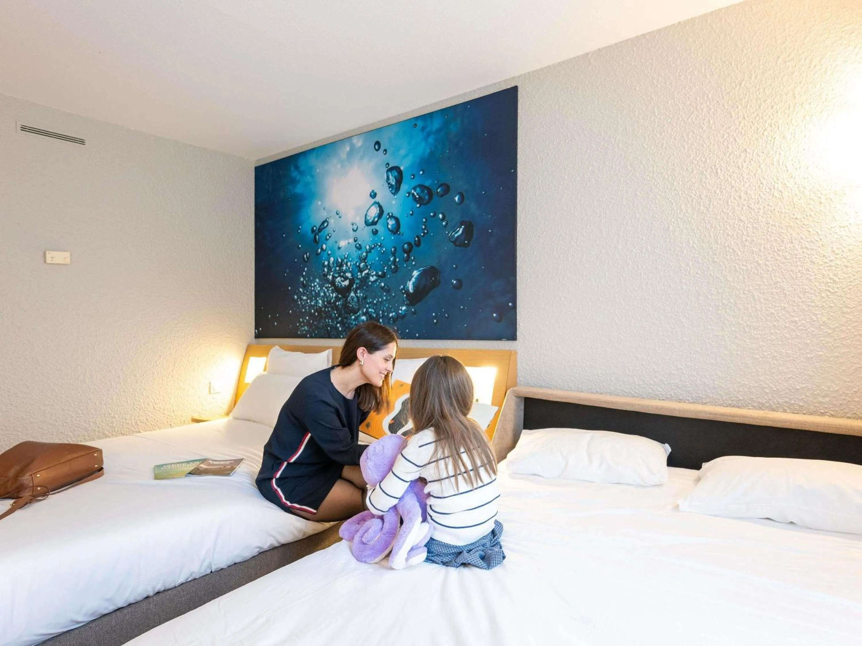 Bedroom, Bed in Novotel Grenoble Nord Voreppe