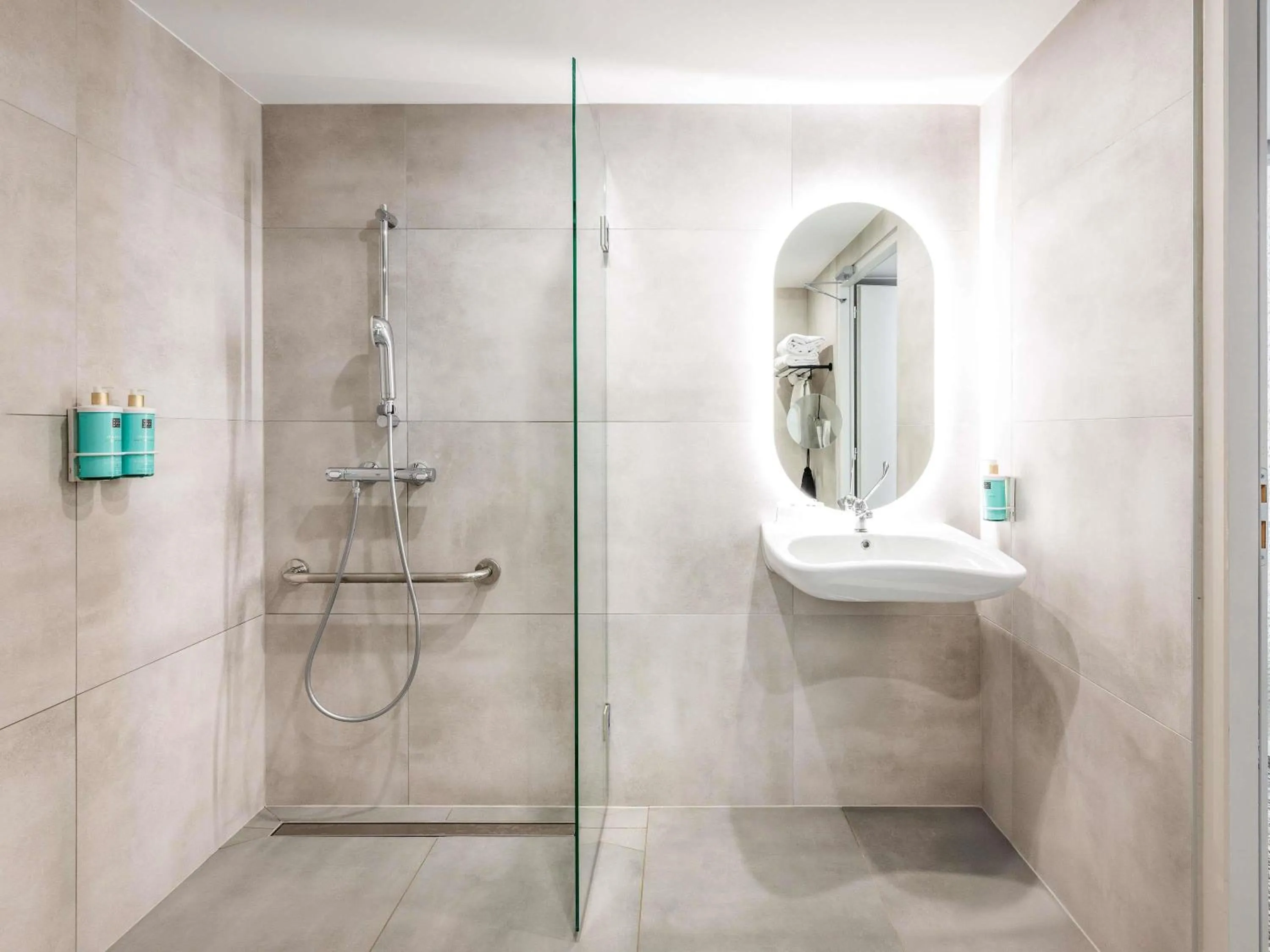 Bedroom in Novotel Grenoble Nord Voreppe