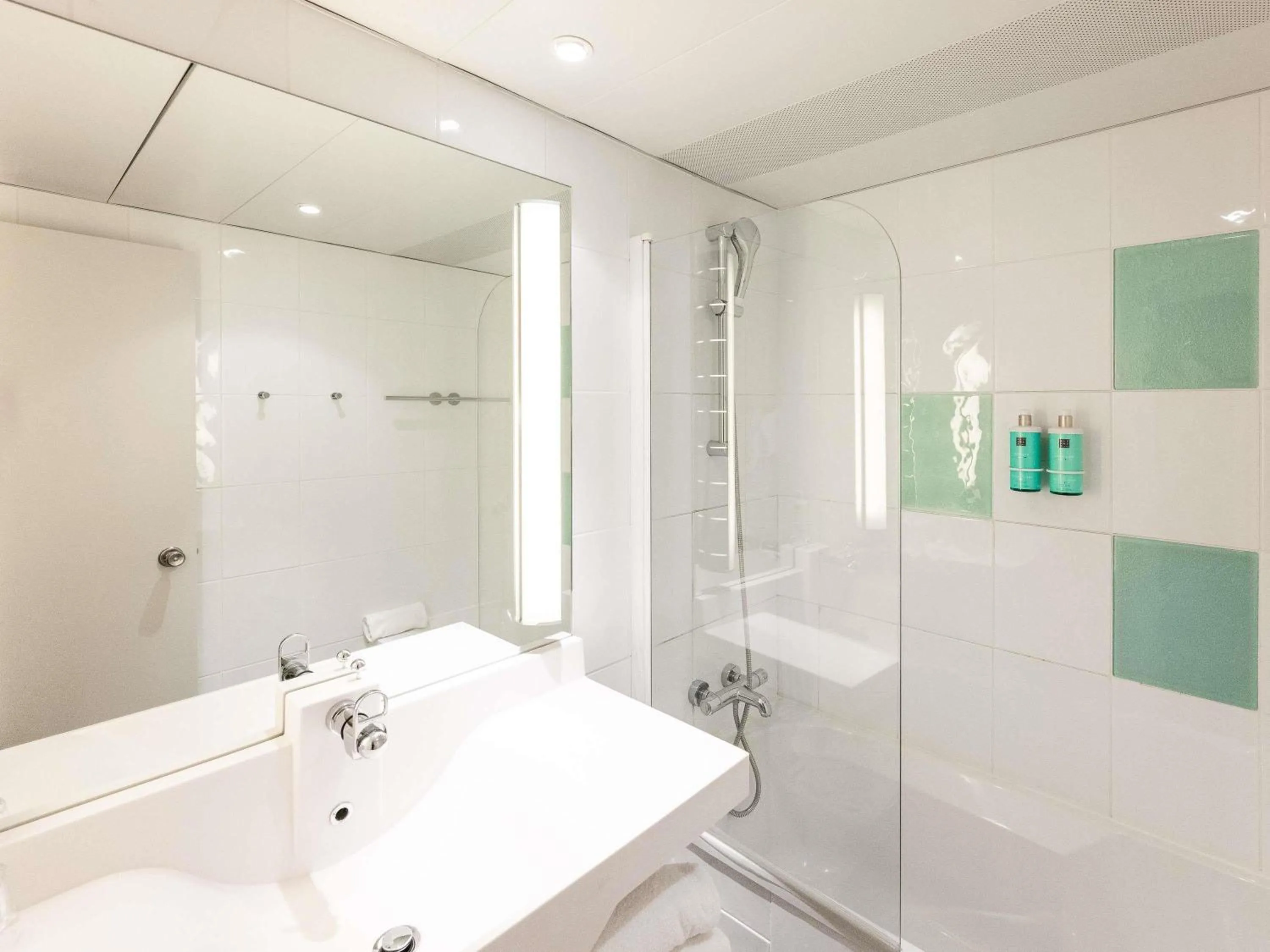 Bedroom in Novotel Grenoble Nord Voreppe