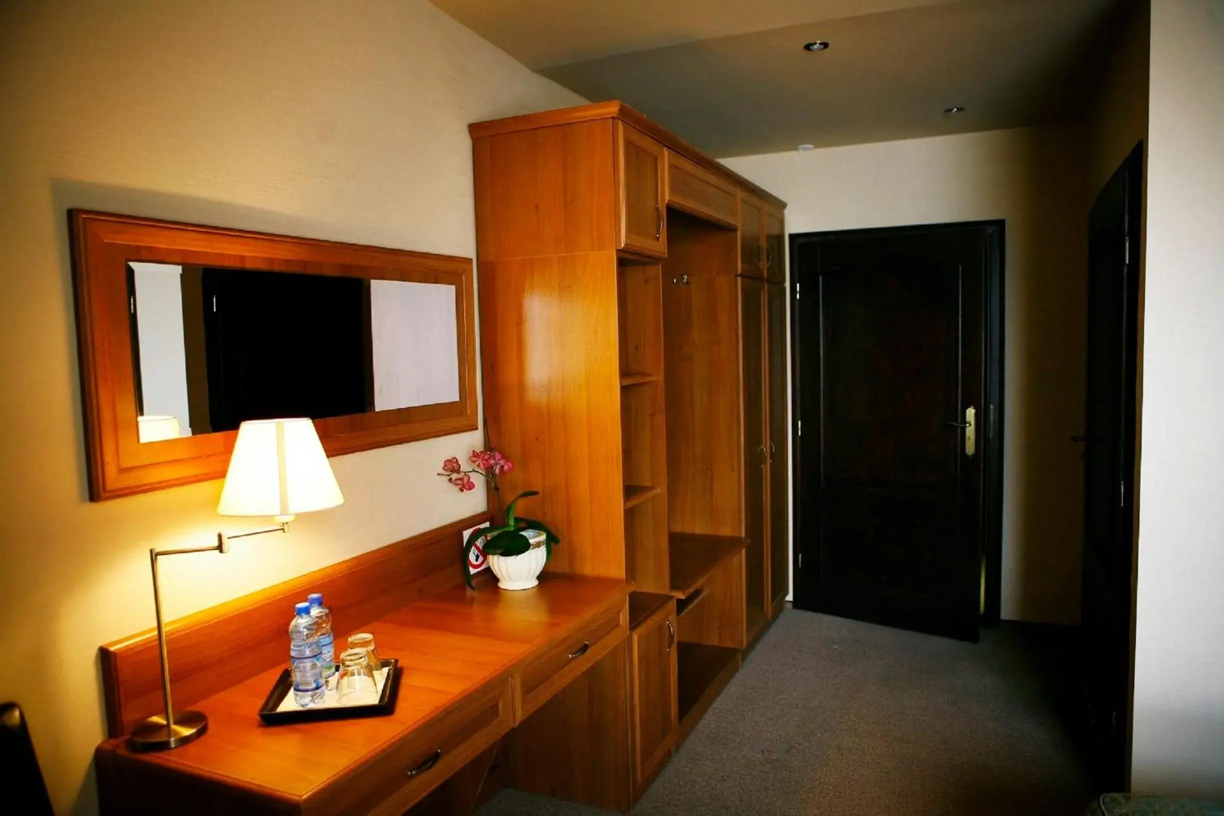 Single Room with Private Bathroom in Hotel Zorza Single Room with Private Bathroom in Hotel Zorza