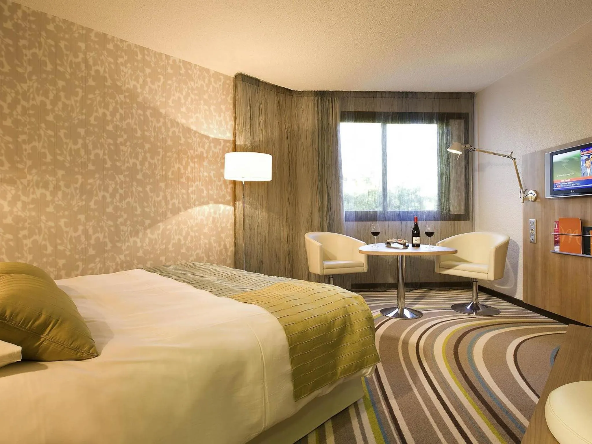 Bedroom, Bed in Mercure Angers Centre de Congrès