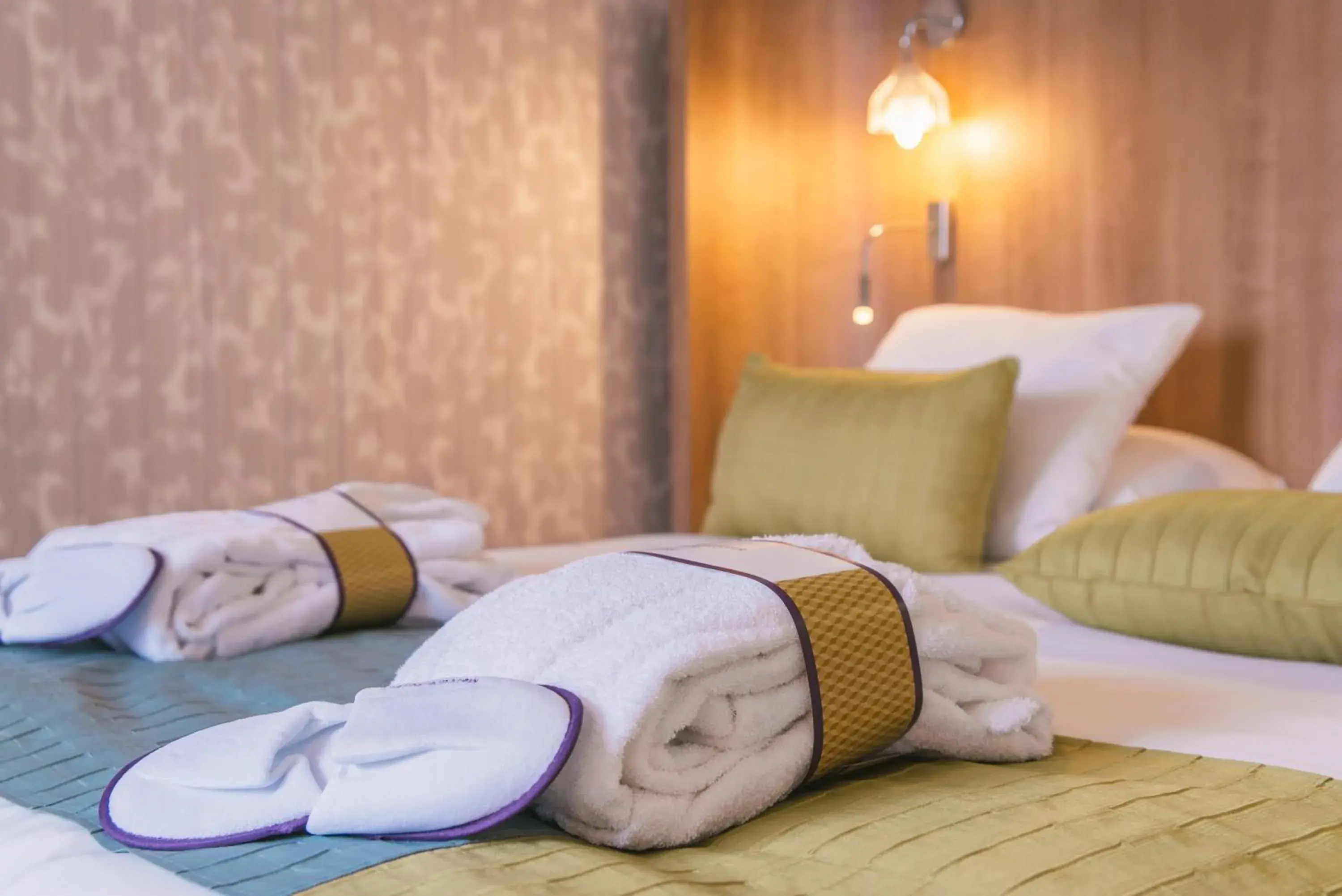 Spring, Bed in Mercure Angers Centre de Congrès Spring, Bed in Mercure Angers Centre de Congrès