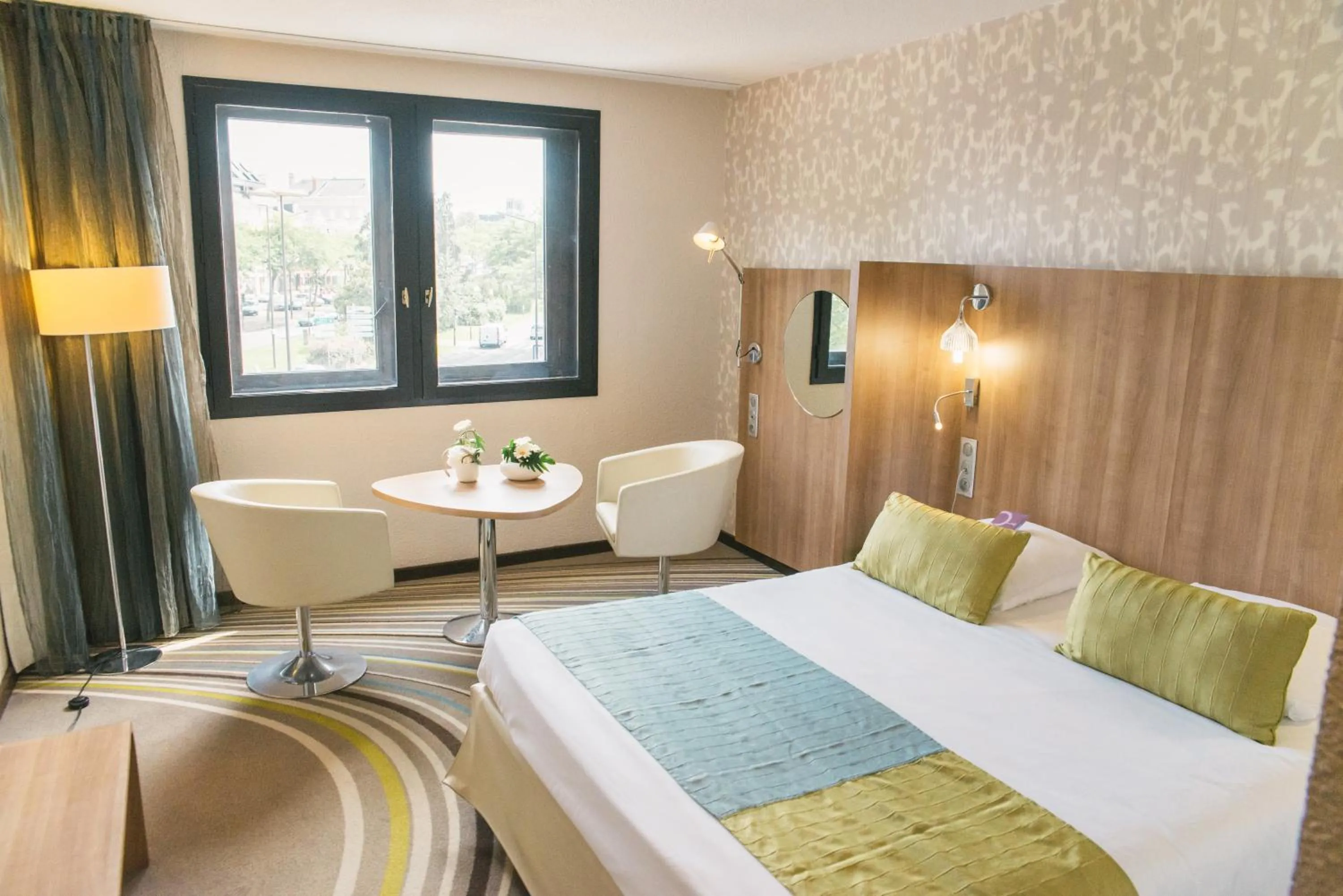 Bedroom, Bed in Mercure Angers Centre de Congrès