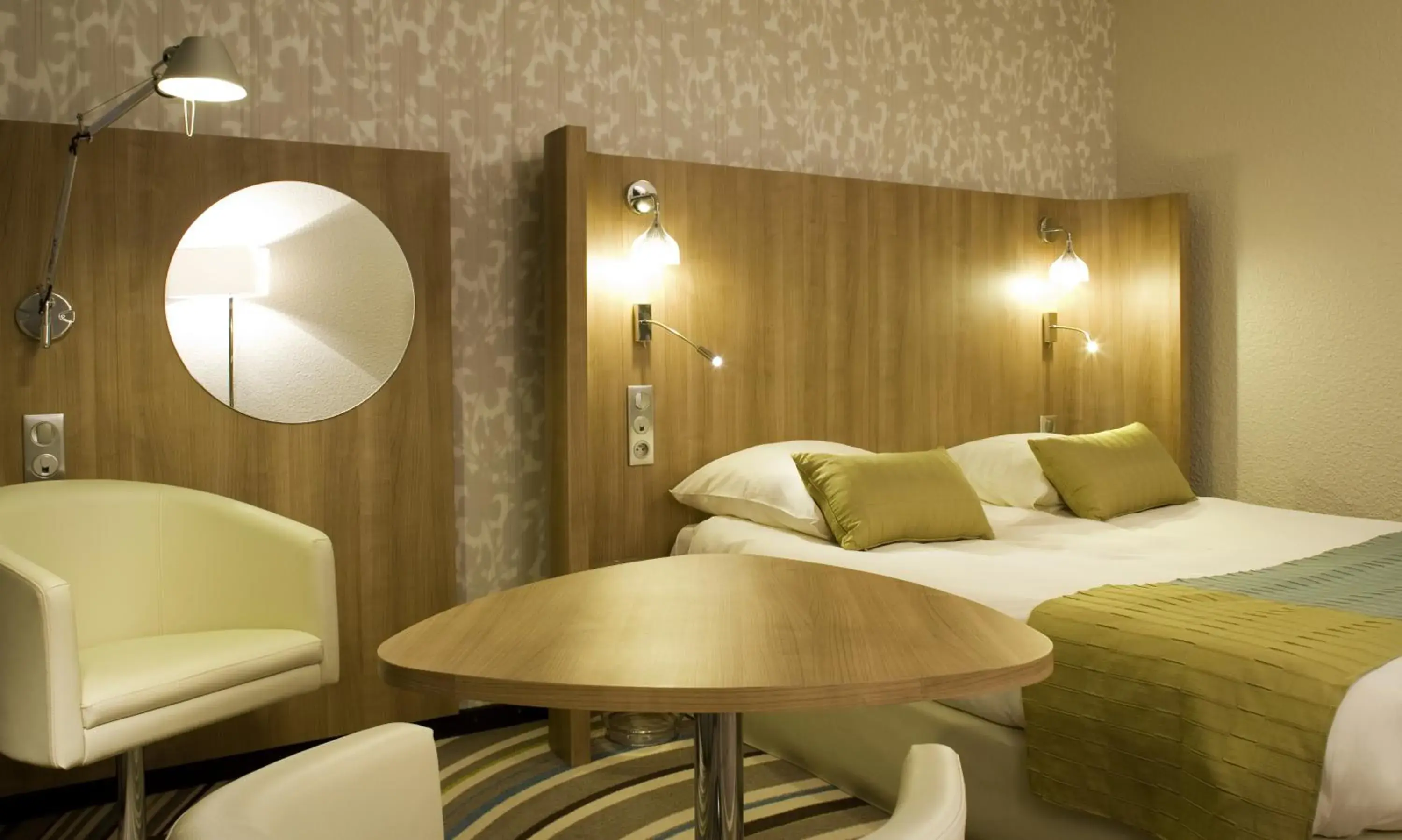 Bedroom, Bed in Mercure Angers Centre de Congrès Bedroom, Bed in Mercure Angers Centre de Congrès