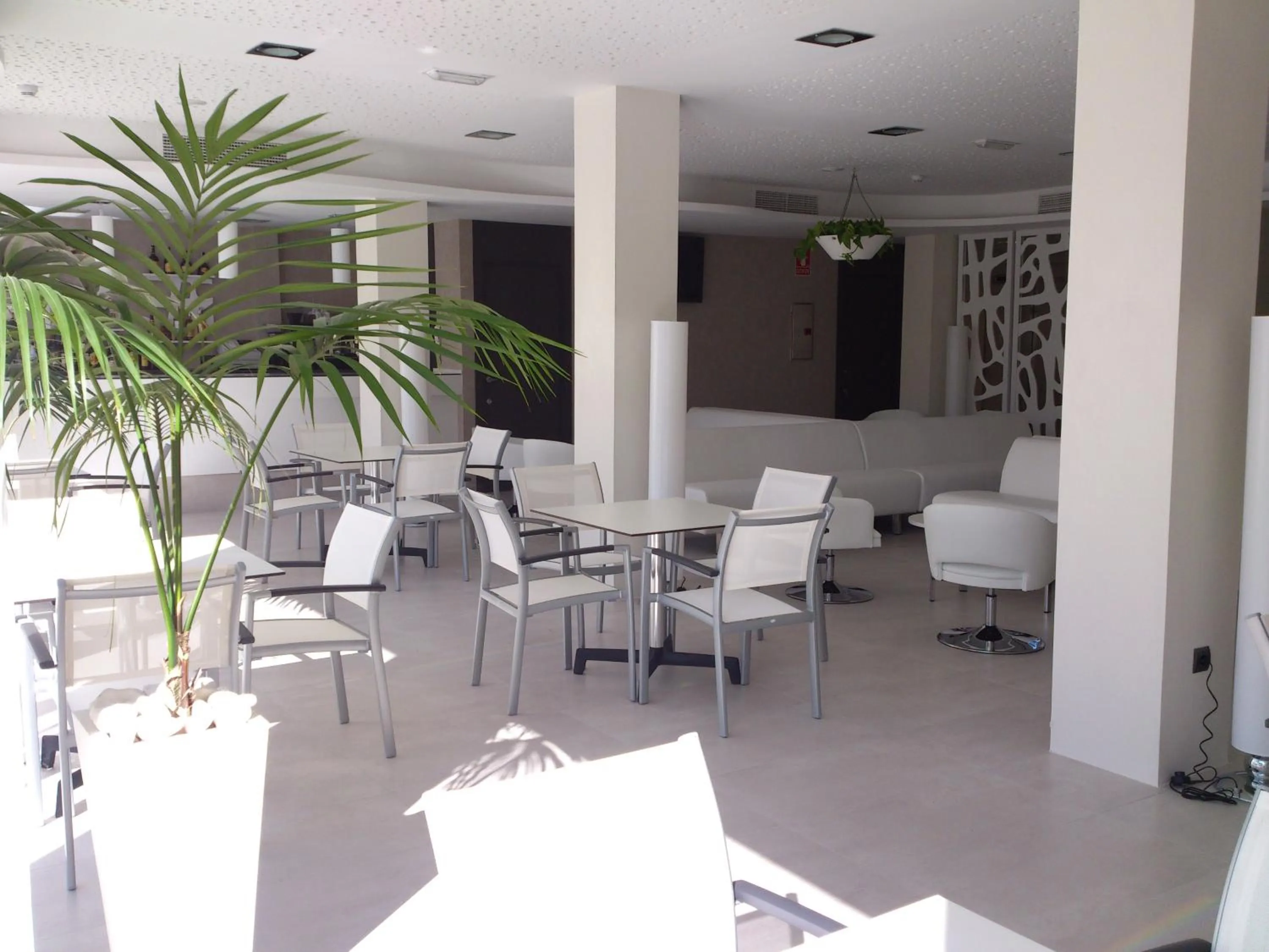 Lounge or bar in Hotel RH Vinarós Aura