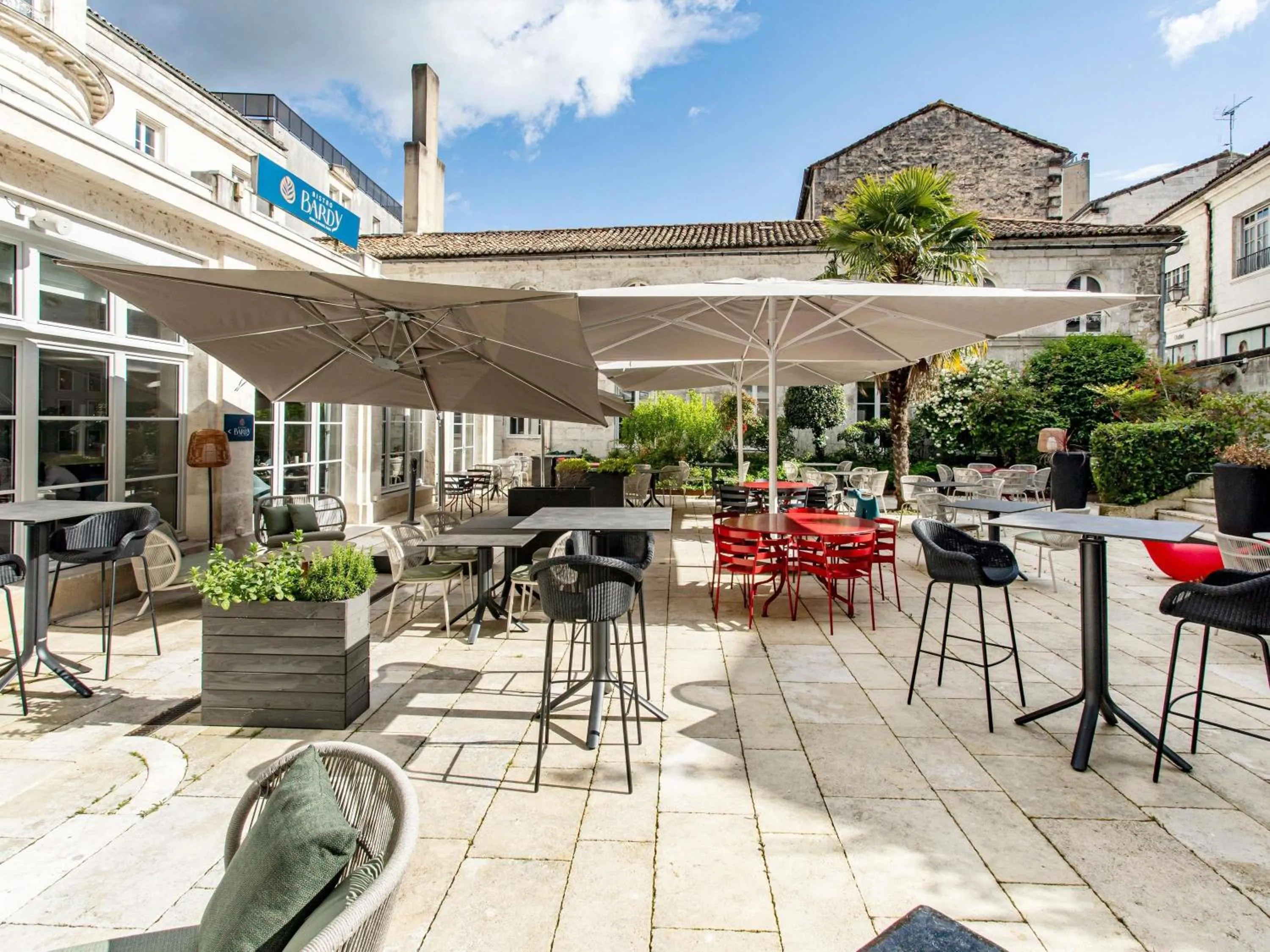 Restaurant/places to eat in Mercure Angoulême Hôtel de France