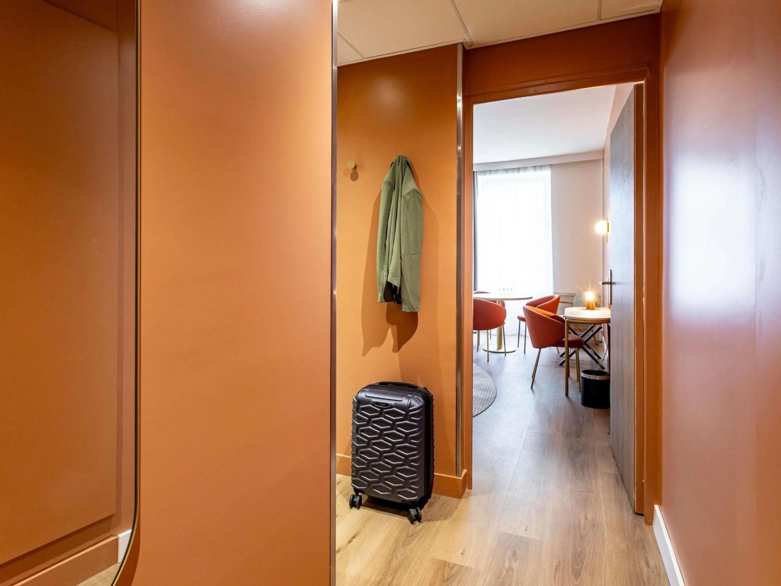 Bedroom in Mercure Angoulême Hôtel de France