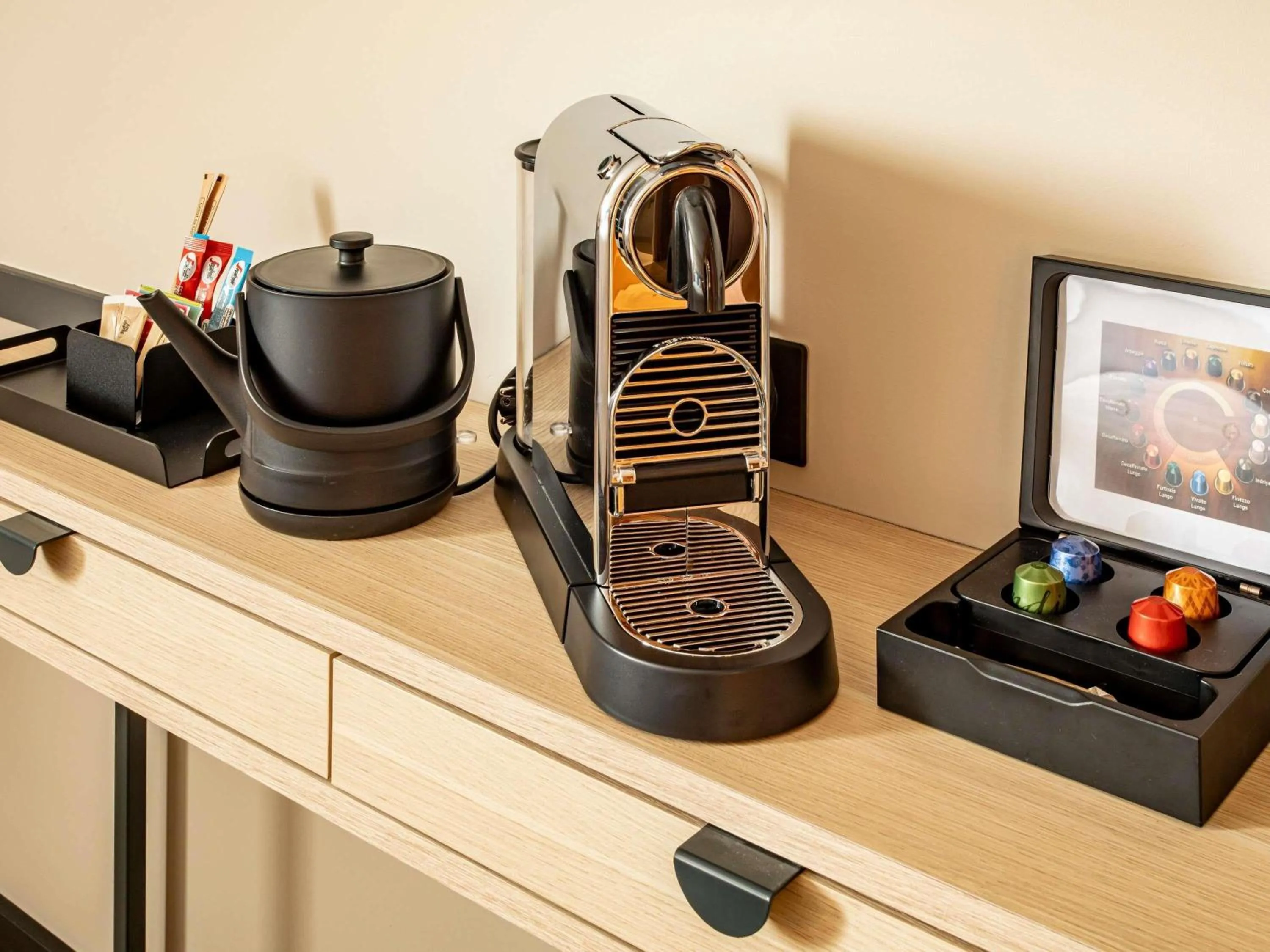 Bedroom in Mercure Angoulême Hôtel de France