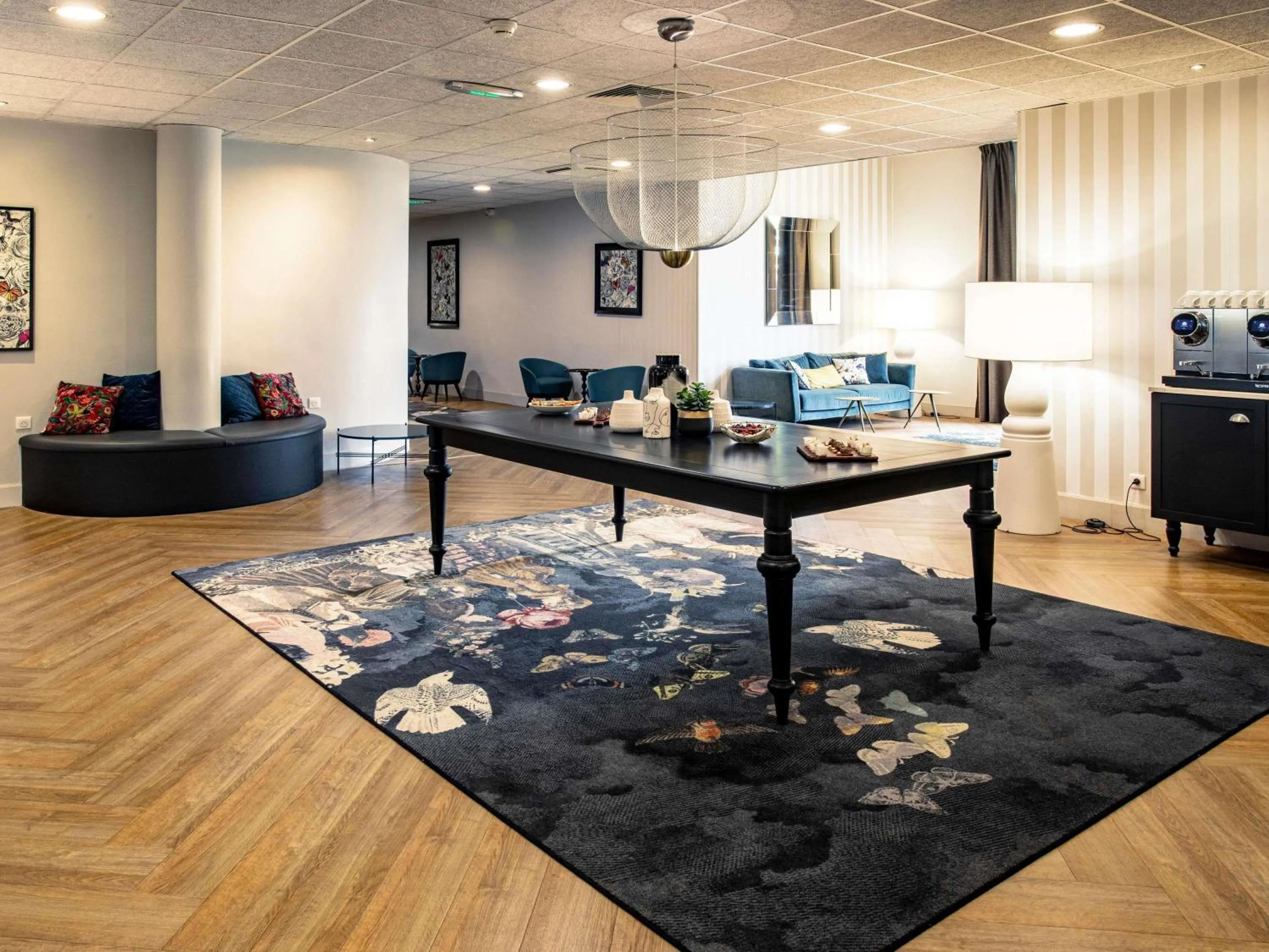 Meeting/conference room in Mercure Angoulême Hôtel de France