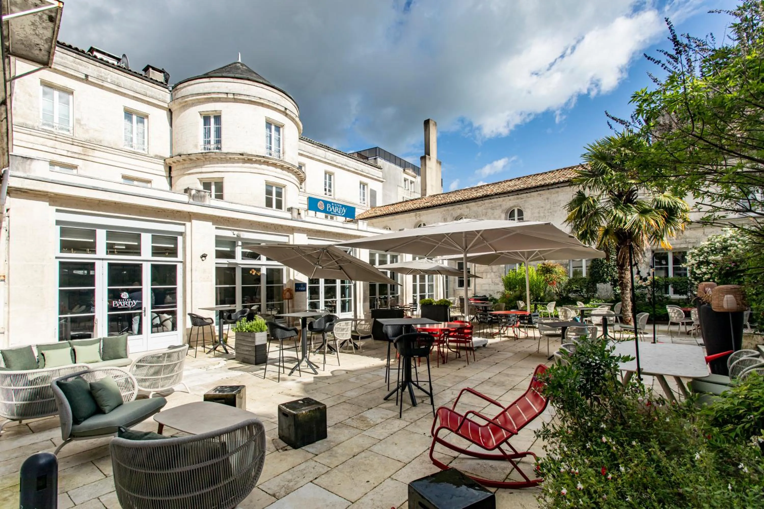 Property building in Mercure Angoulême Hôtel de France