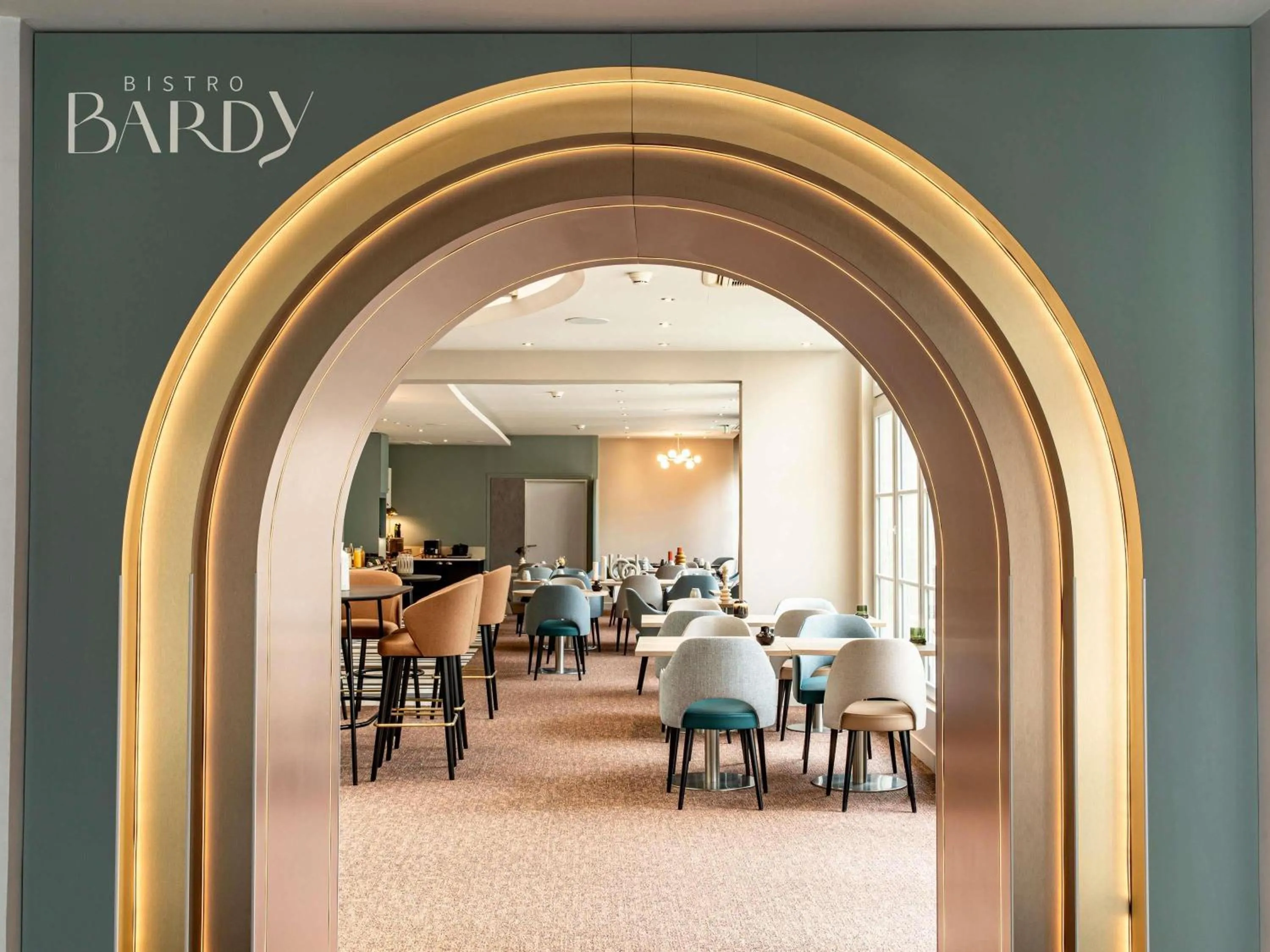 Restaurant/places to eat in Mercure Angoulême Hôtel de France