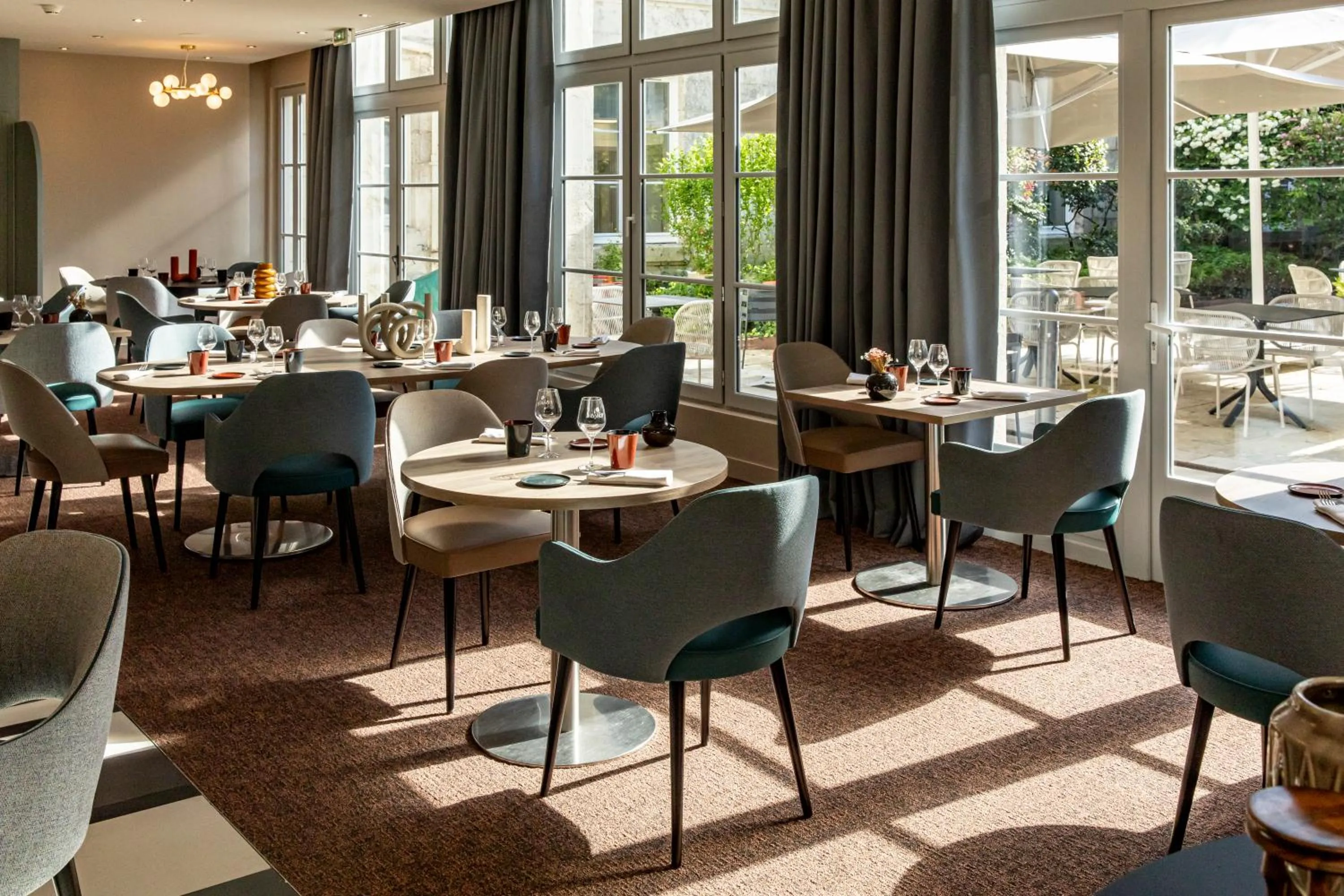 Restaurant/places to eat in Mercure Angoulême Hôtel de France