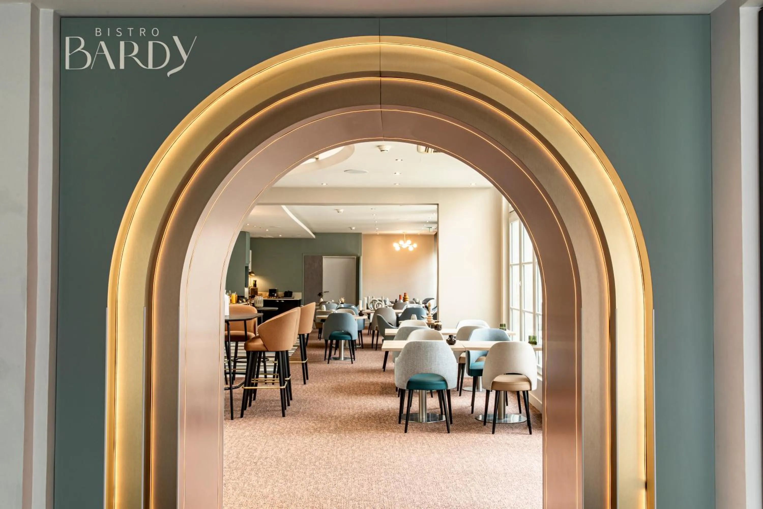 Restaurant/places to eat in Mercure Angoulême Hôtel de France