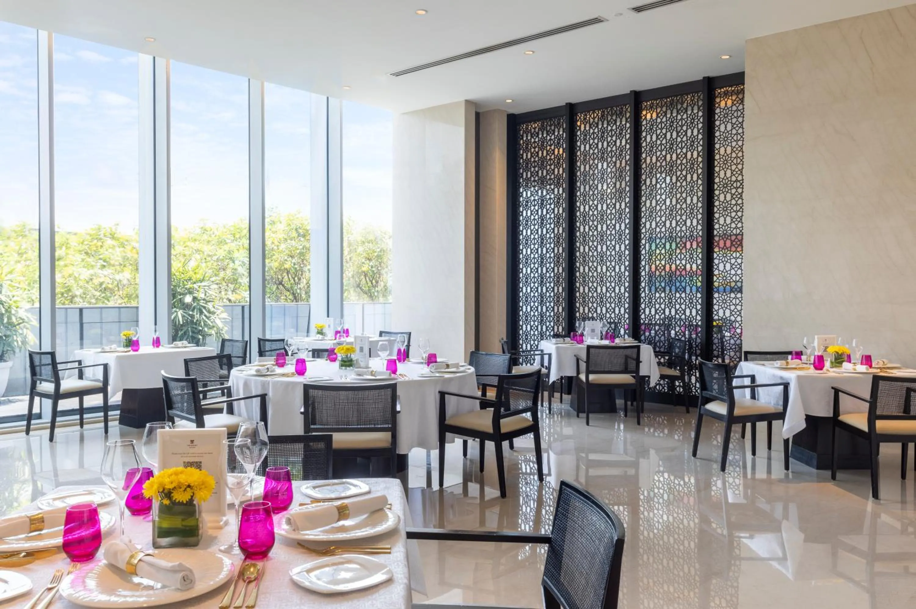 Restaurant/places to eat in Trident Hyderabad