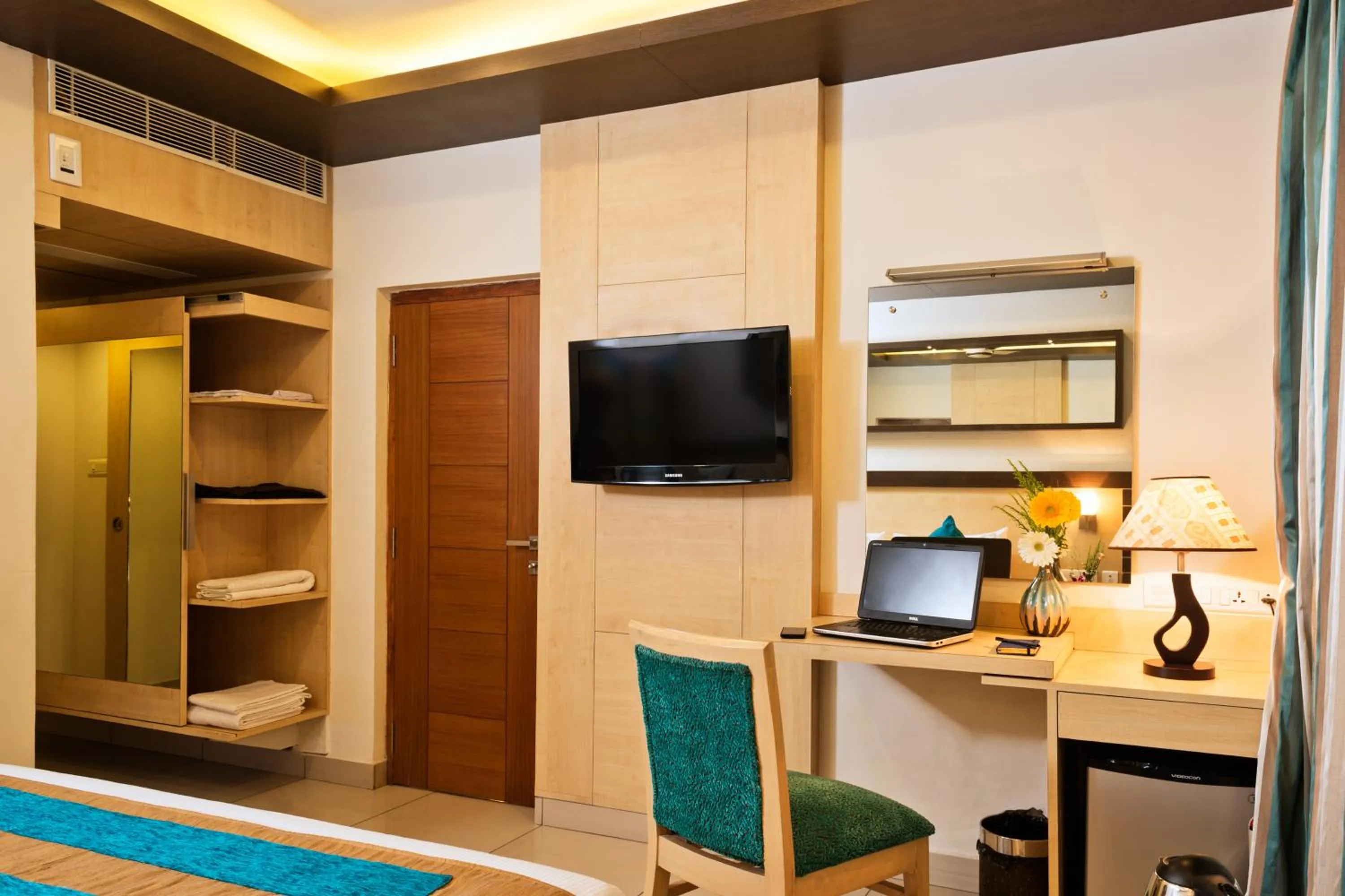 TV and multimedia in Hotel Southern Grand