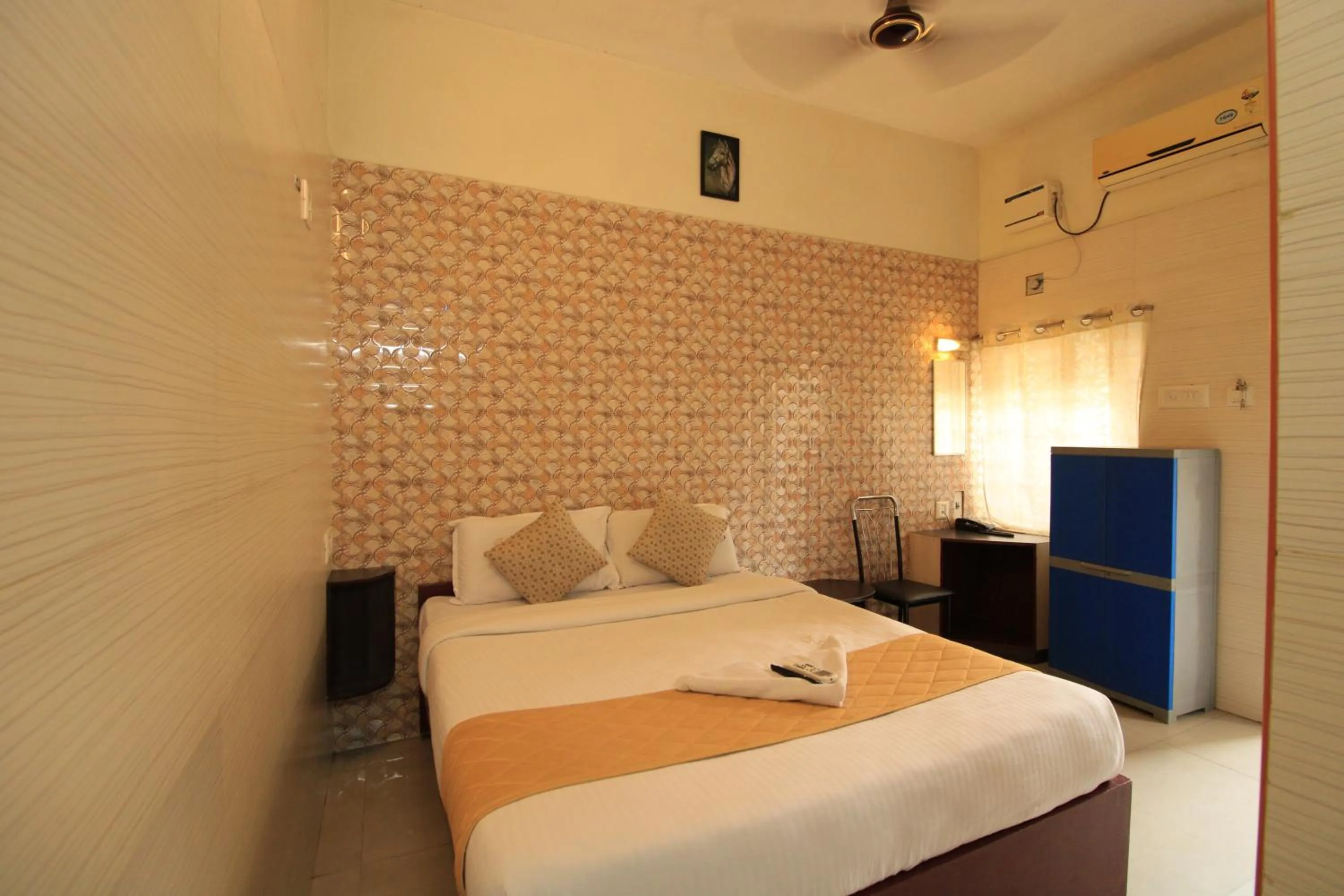 Bed in Just Guest House, Chennai Airport