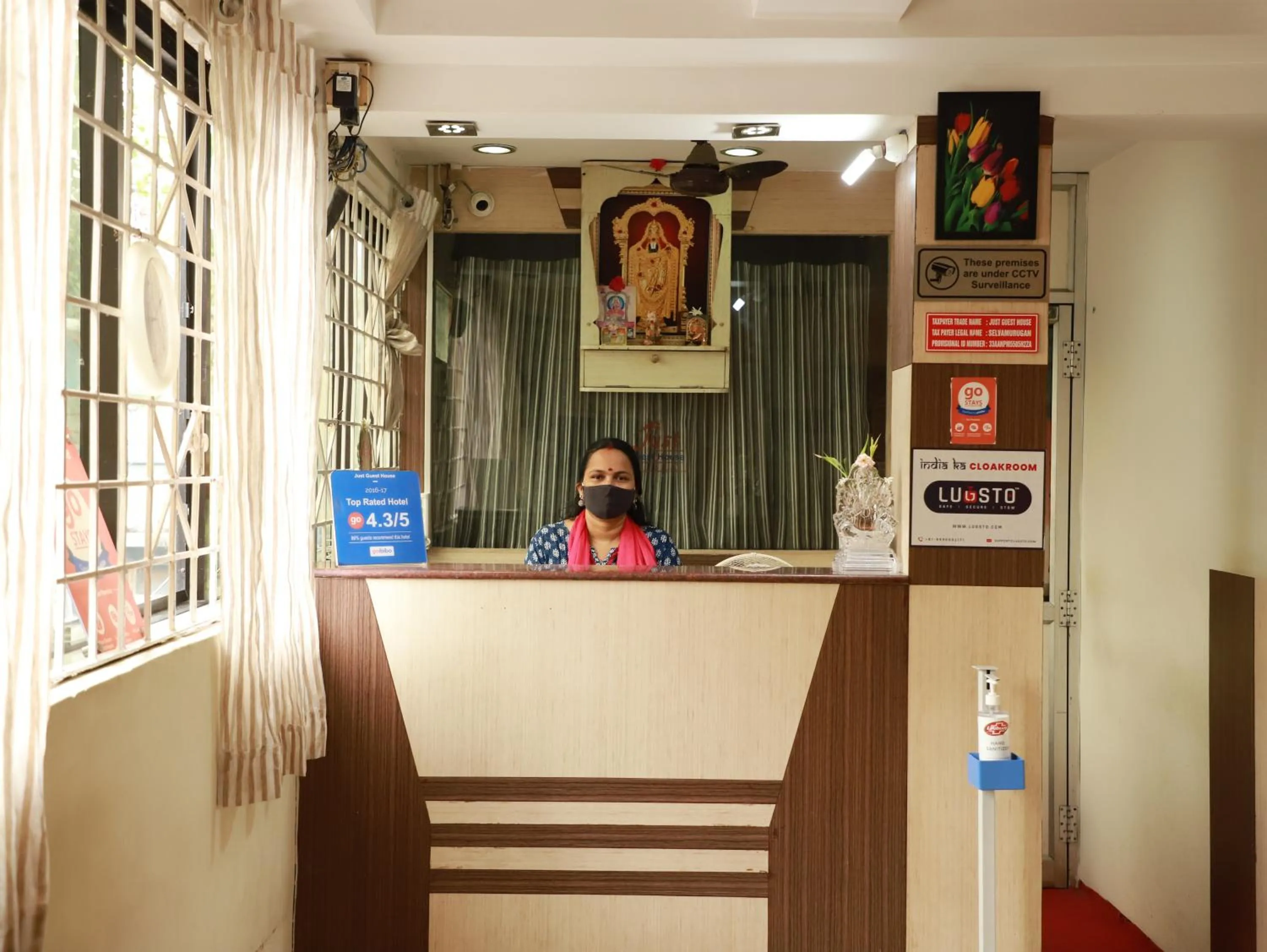 Staff in Just Guest House, Chennai Airport