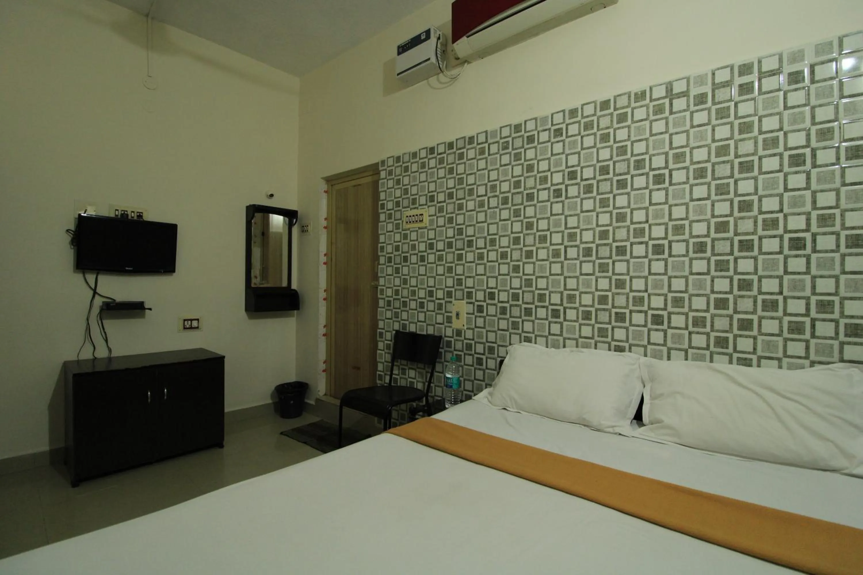 Bed in Just Guest House, Chennai Airport